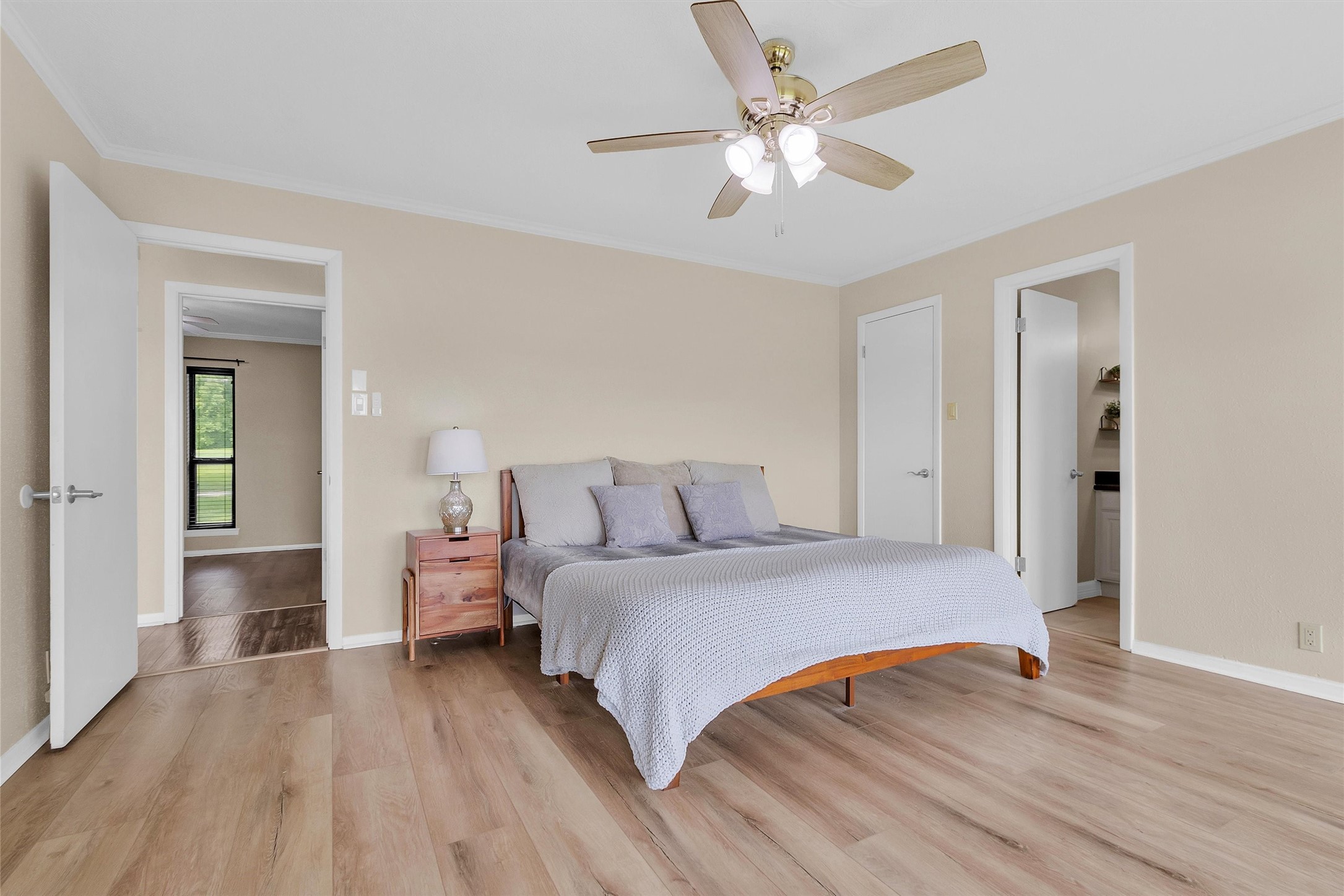 690 High Crest Drive Property Photo 15