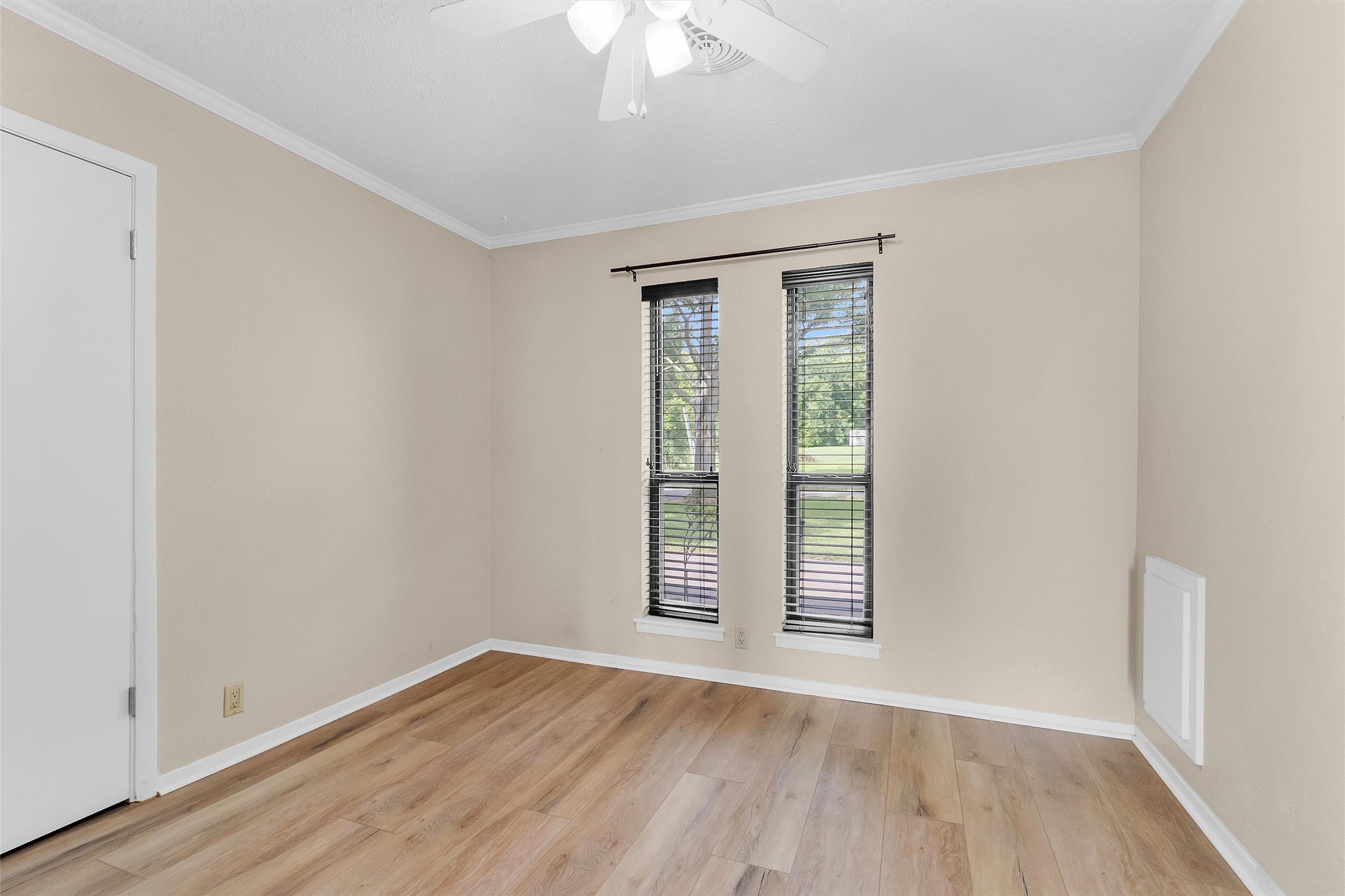 690 High Crest Drive Property Photo 19