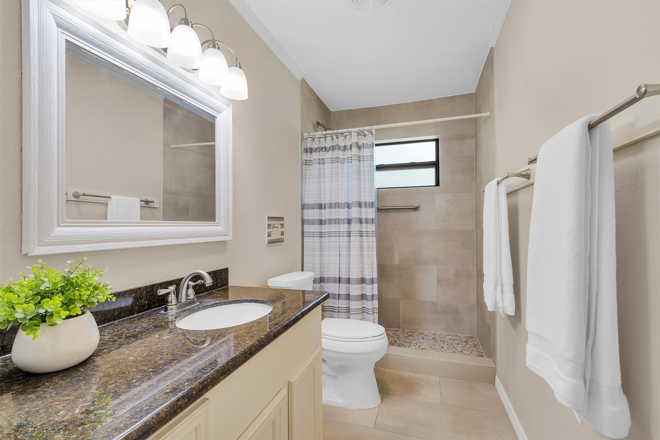 690 High Crest Drive Property Photo 21
