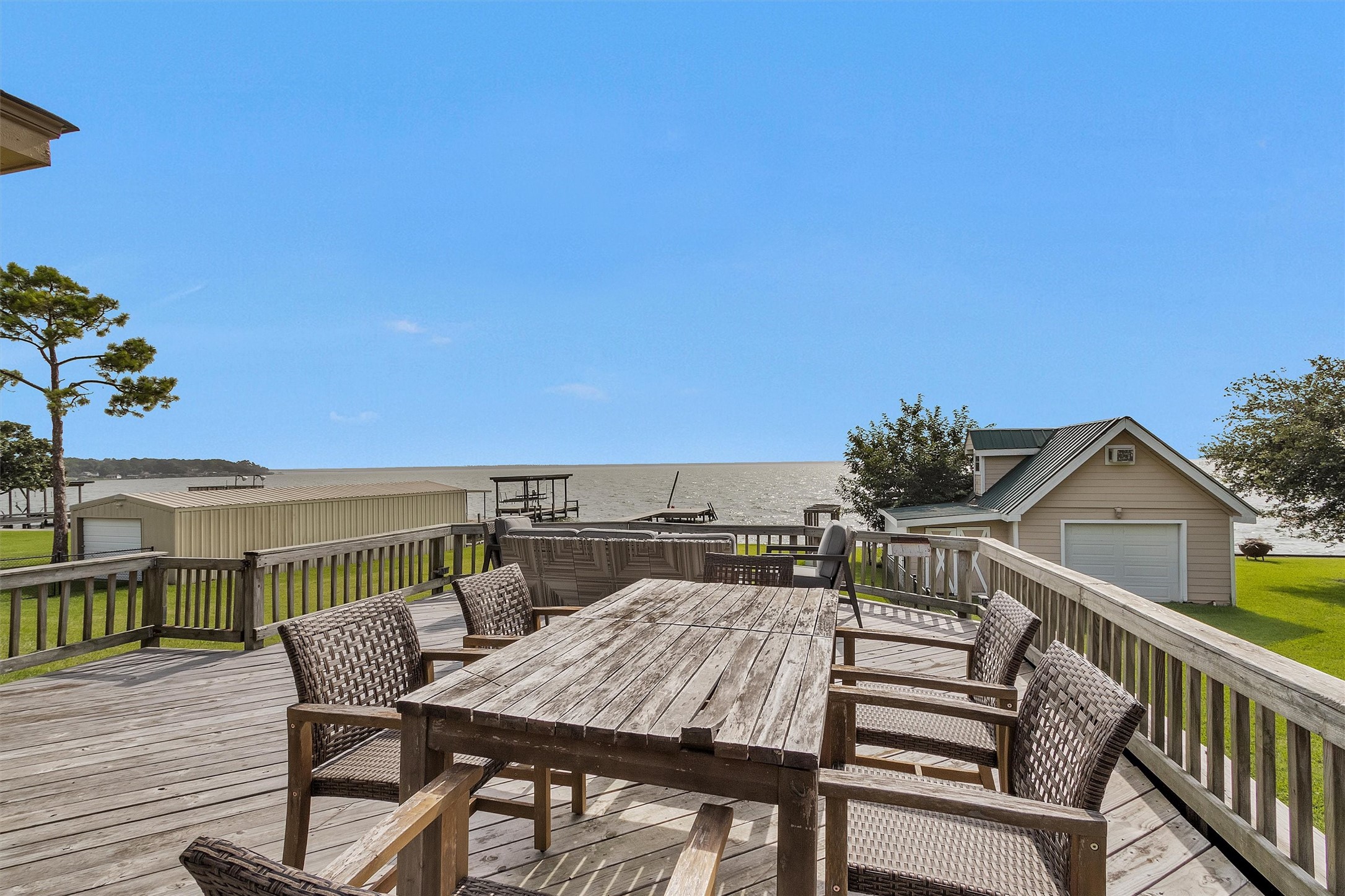 690 High Crest Drive Property Photo 32