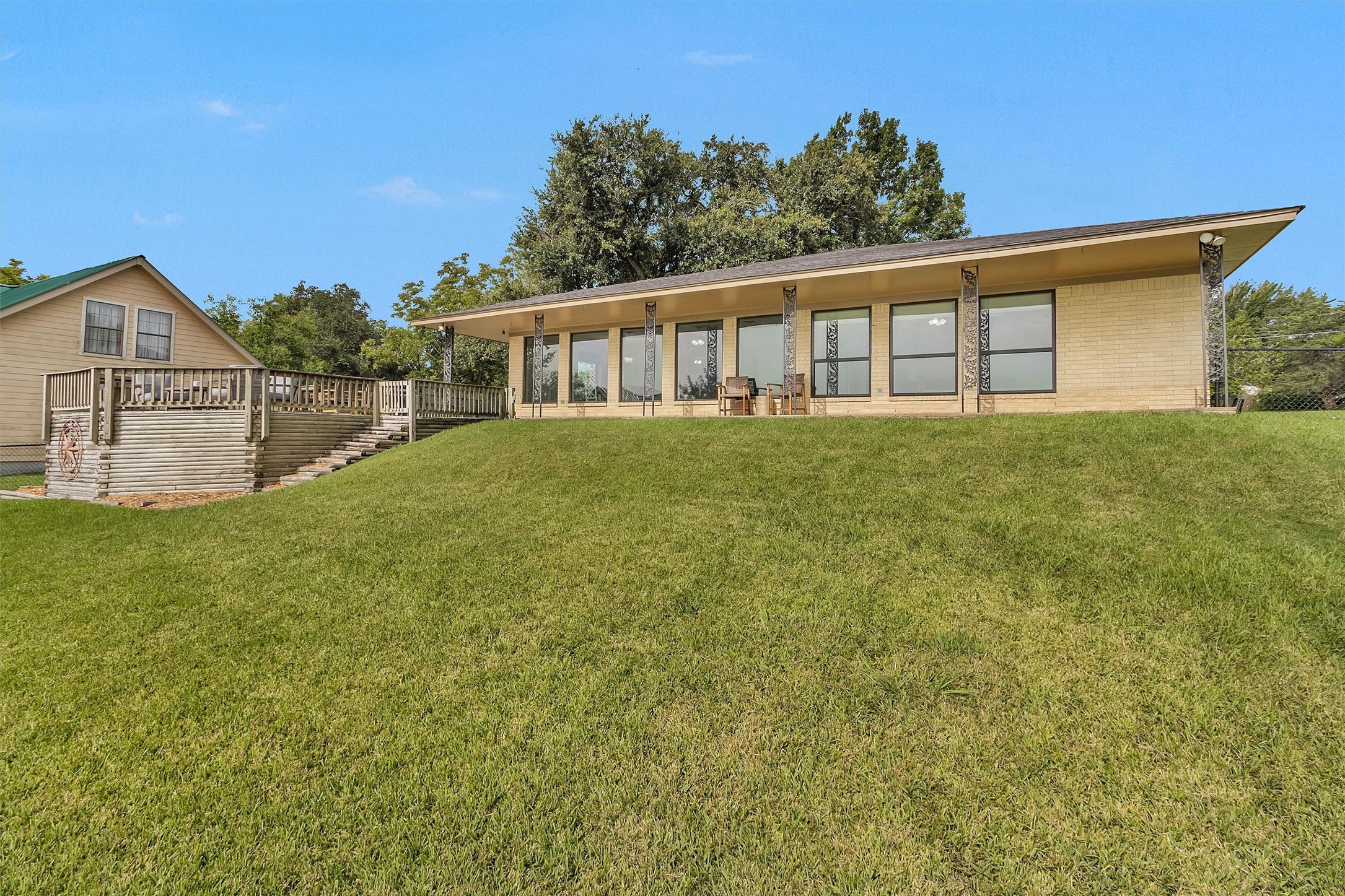 690 High Crest Drive Property Photo 36