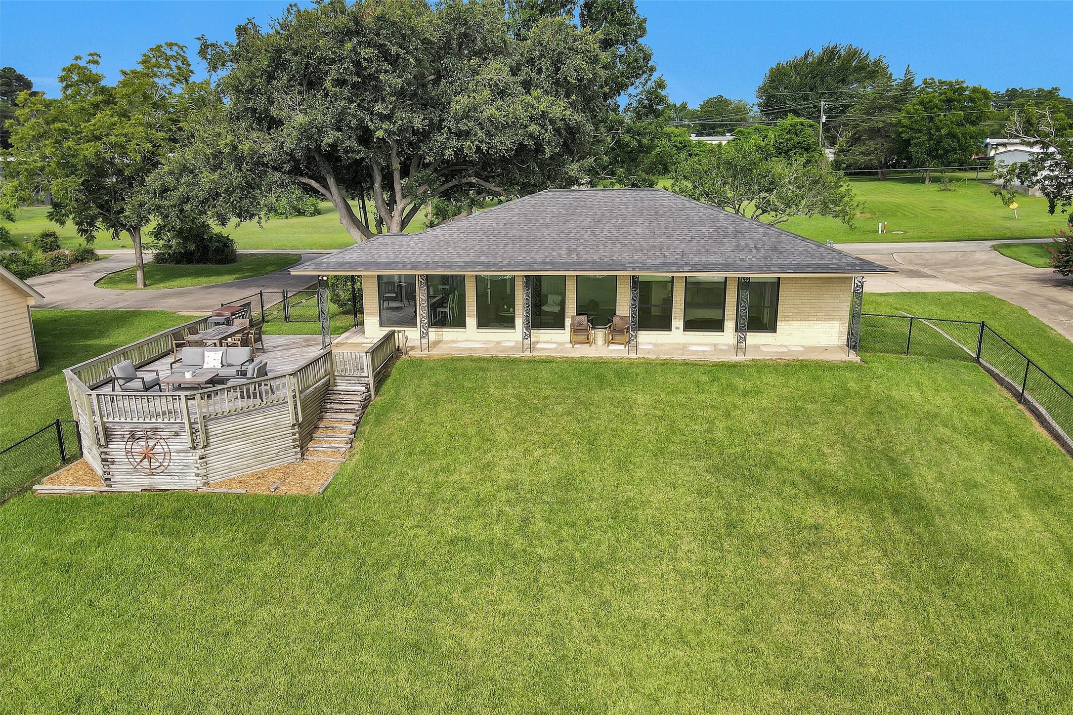 690 High Crest Drive Property Photo 41