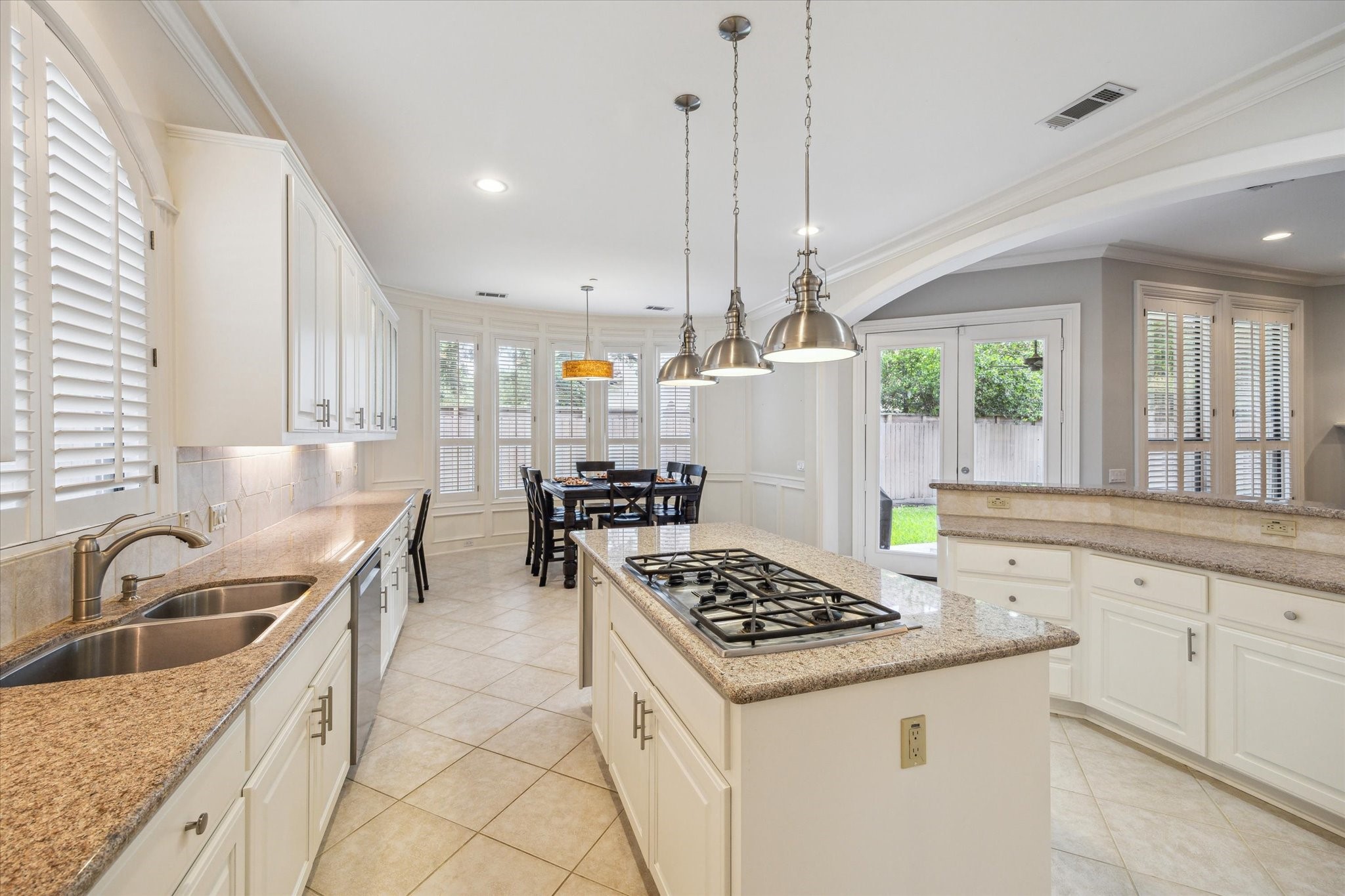 5311 Patrick Henry Street Property Photo 12