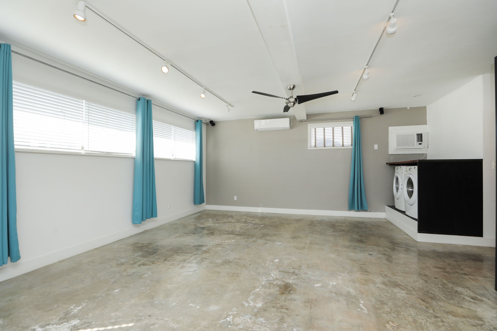 2215 Cleburne Street Property Photo 10