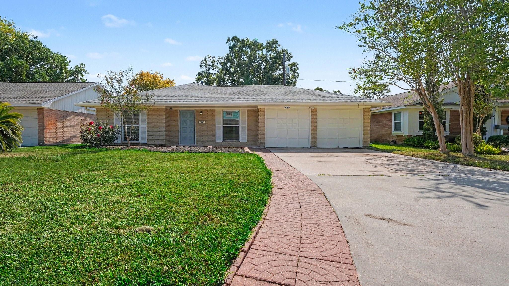 1825 Dolphin Drive, Seabrook TX 77586 Property Photo 1