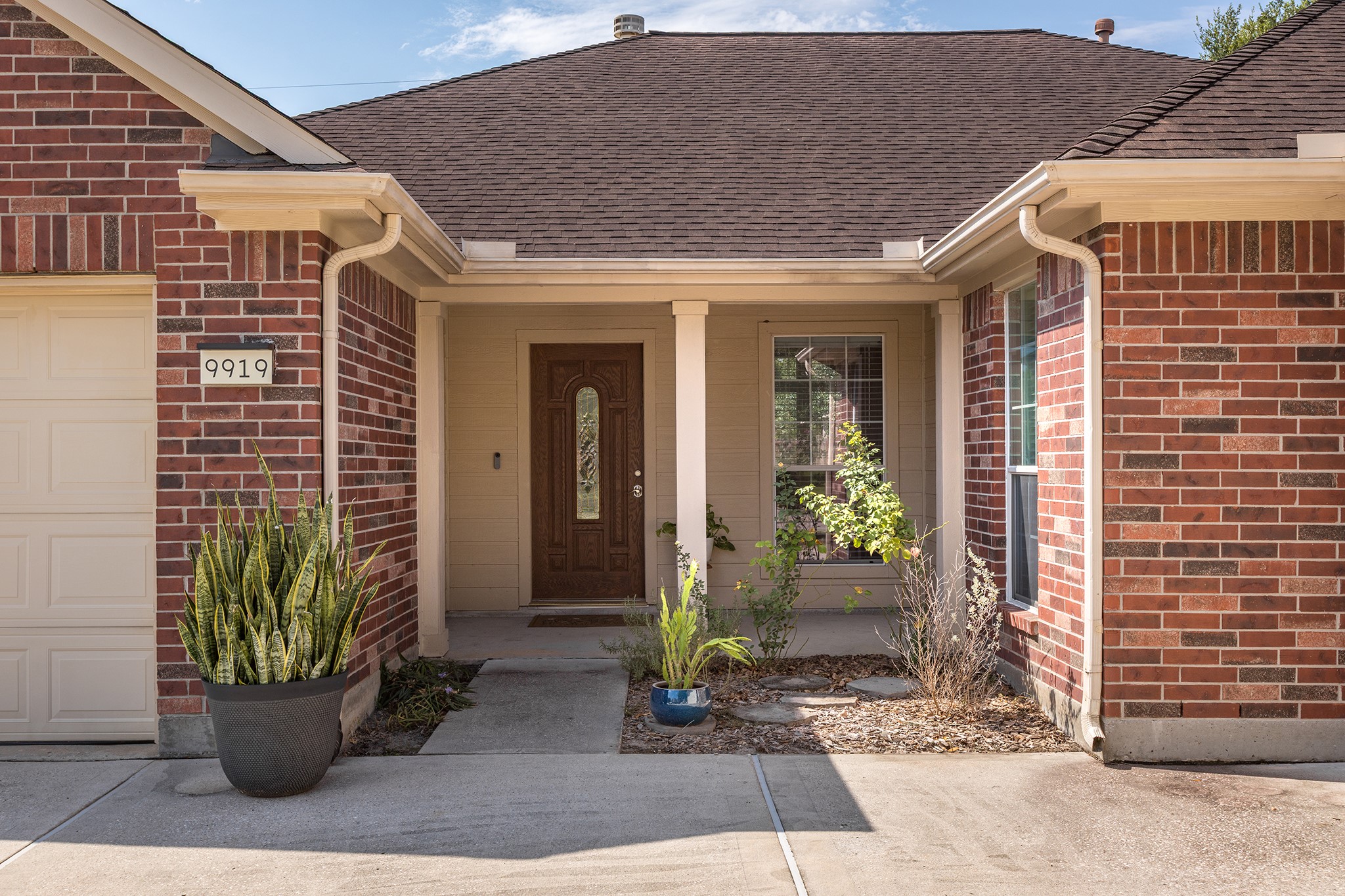 9919 Memorial Crossing Drive Property Photo 25