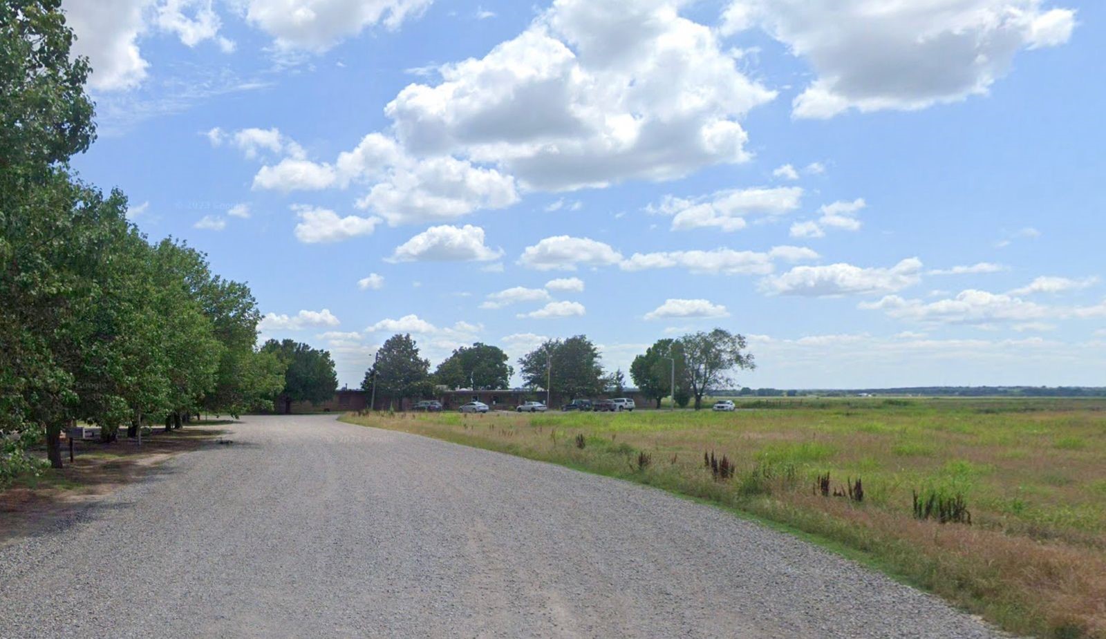 1207 W Cherokee Property Photo 5