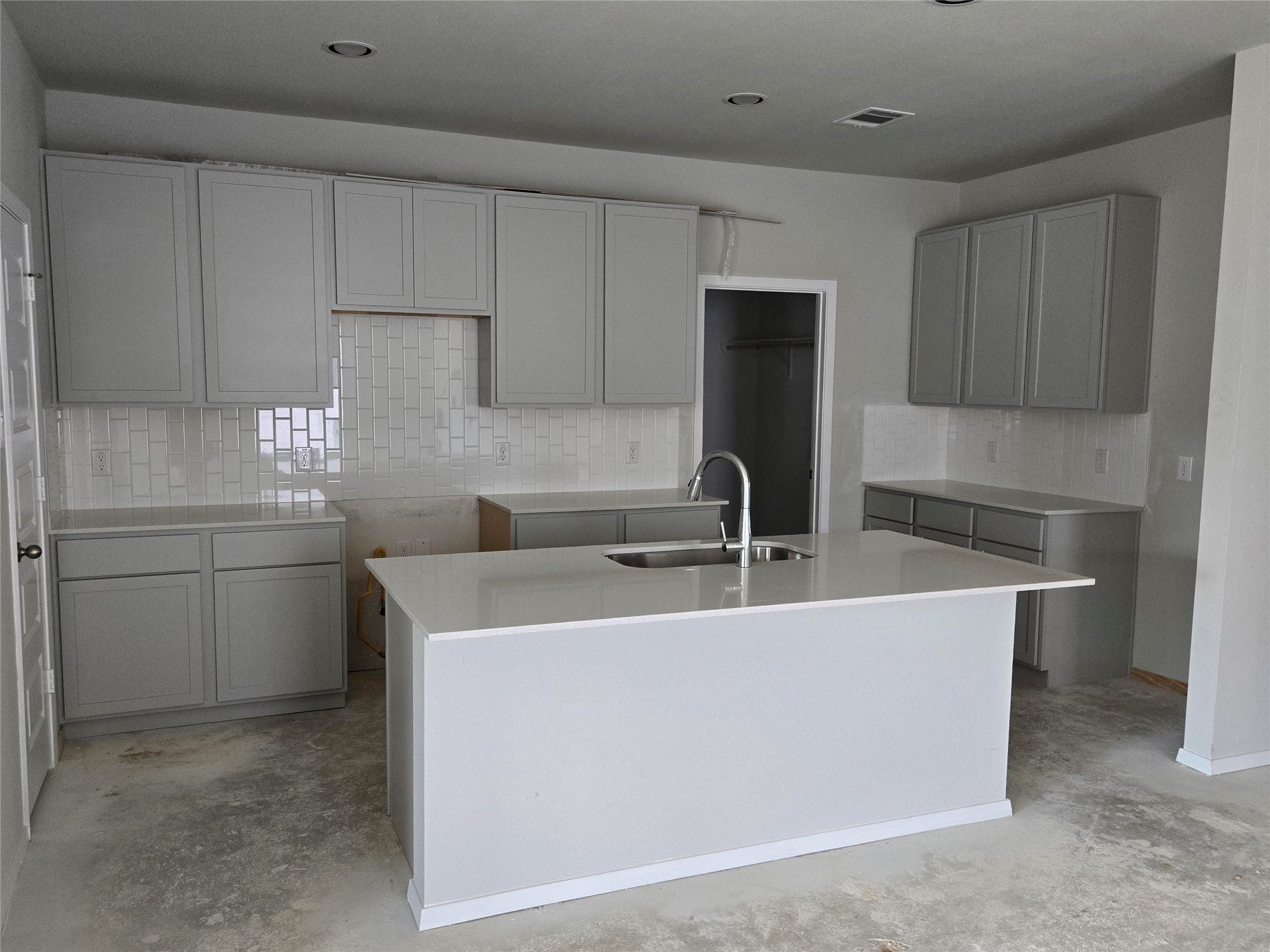320 Goldeneye Duck Drive Property Photo 3