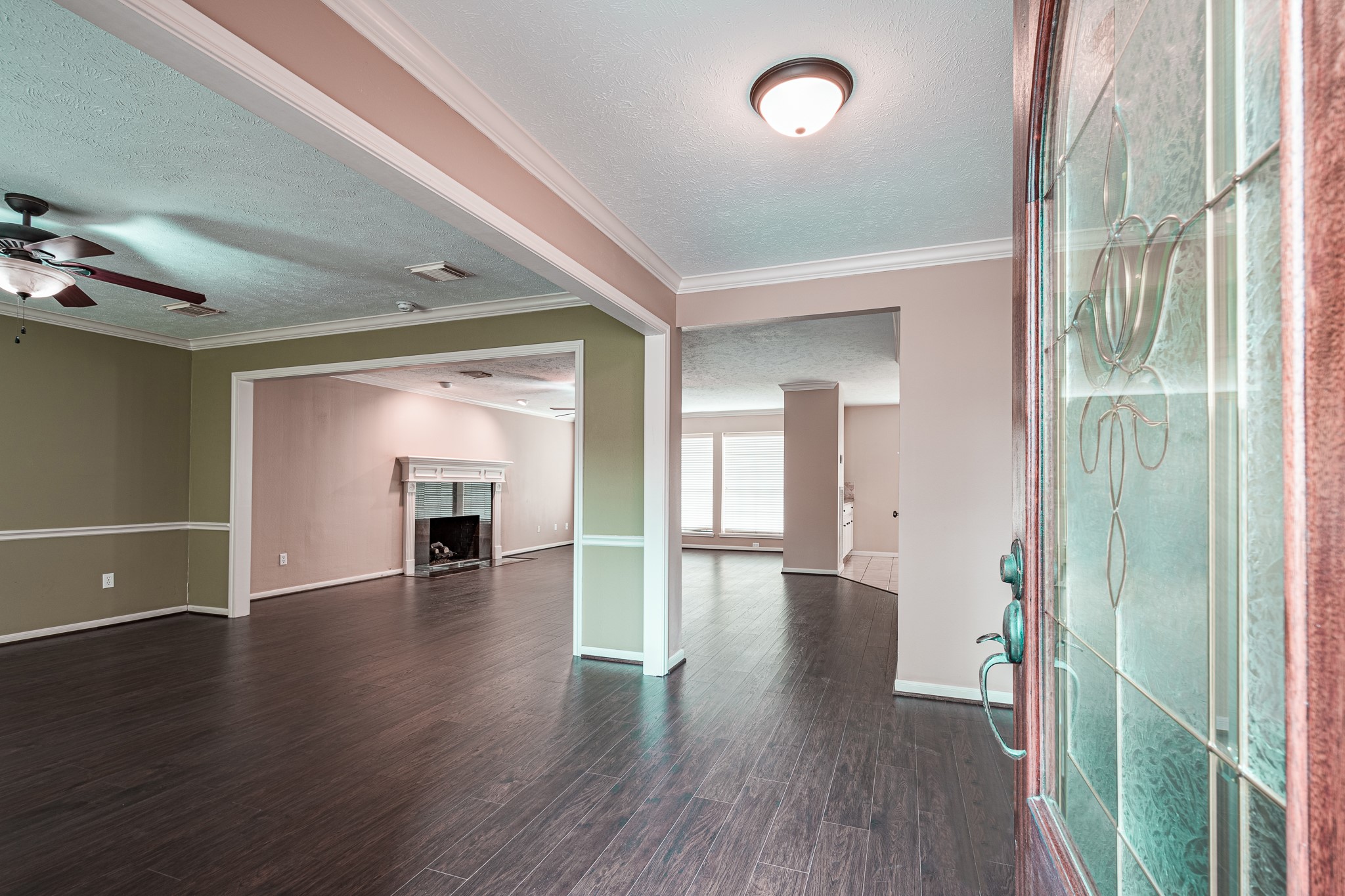 6011 Summer Oaks Drive Property Photo 3