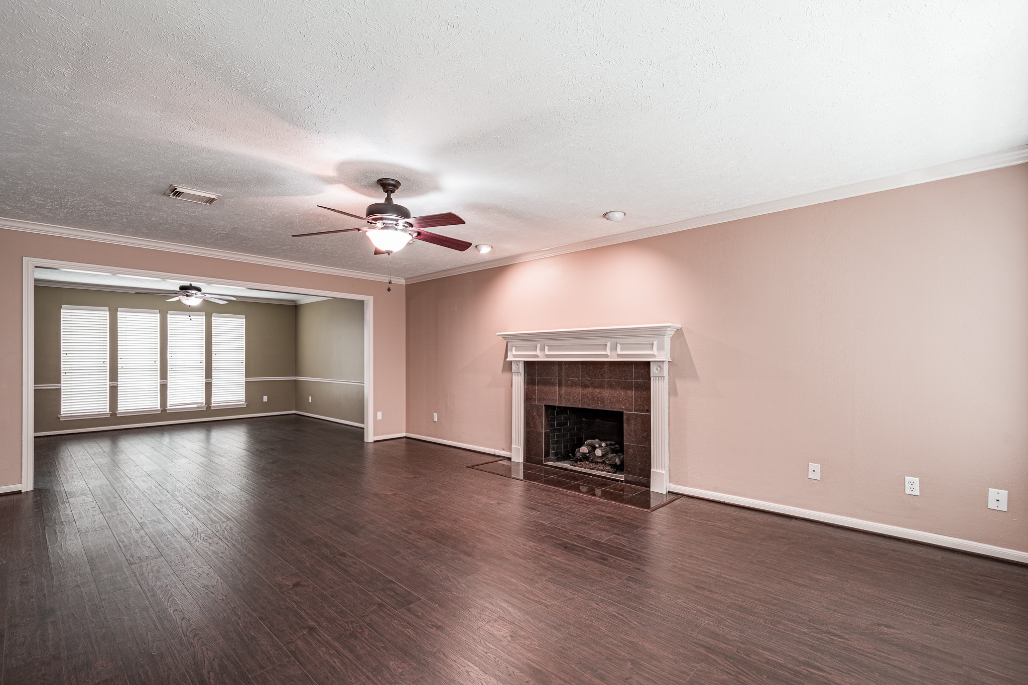 6011 Summer Oaks Drive Property Photo 5