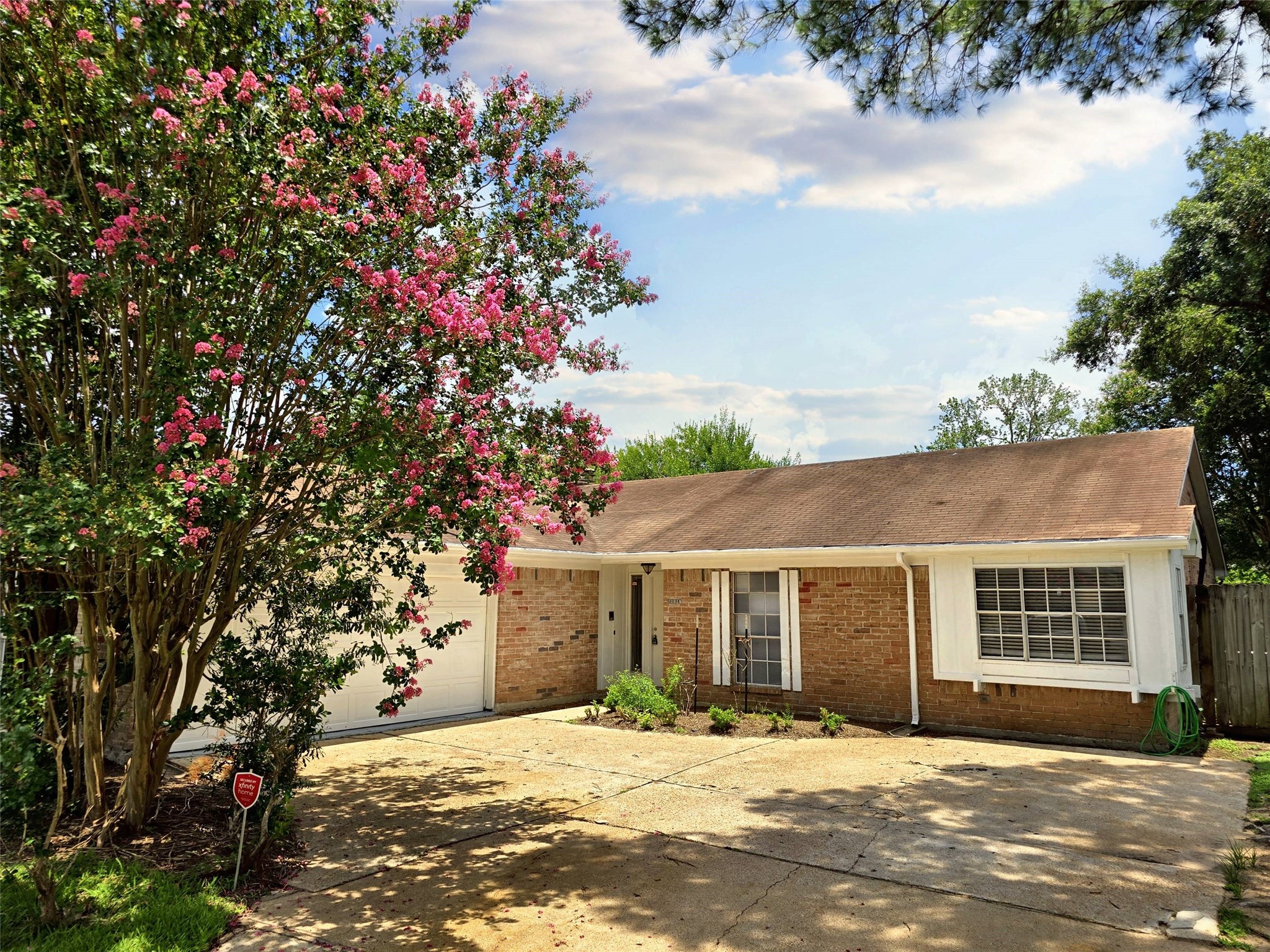 22619 Deville Drive Property Photo 2