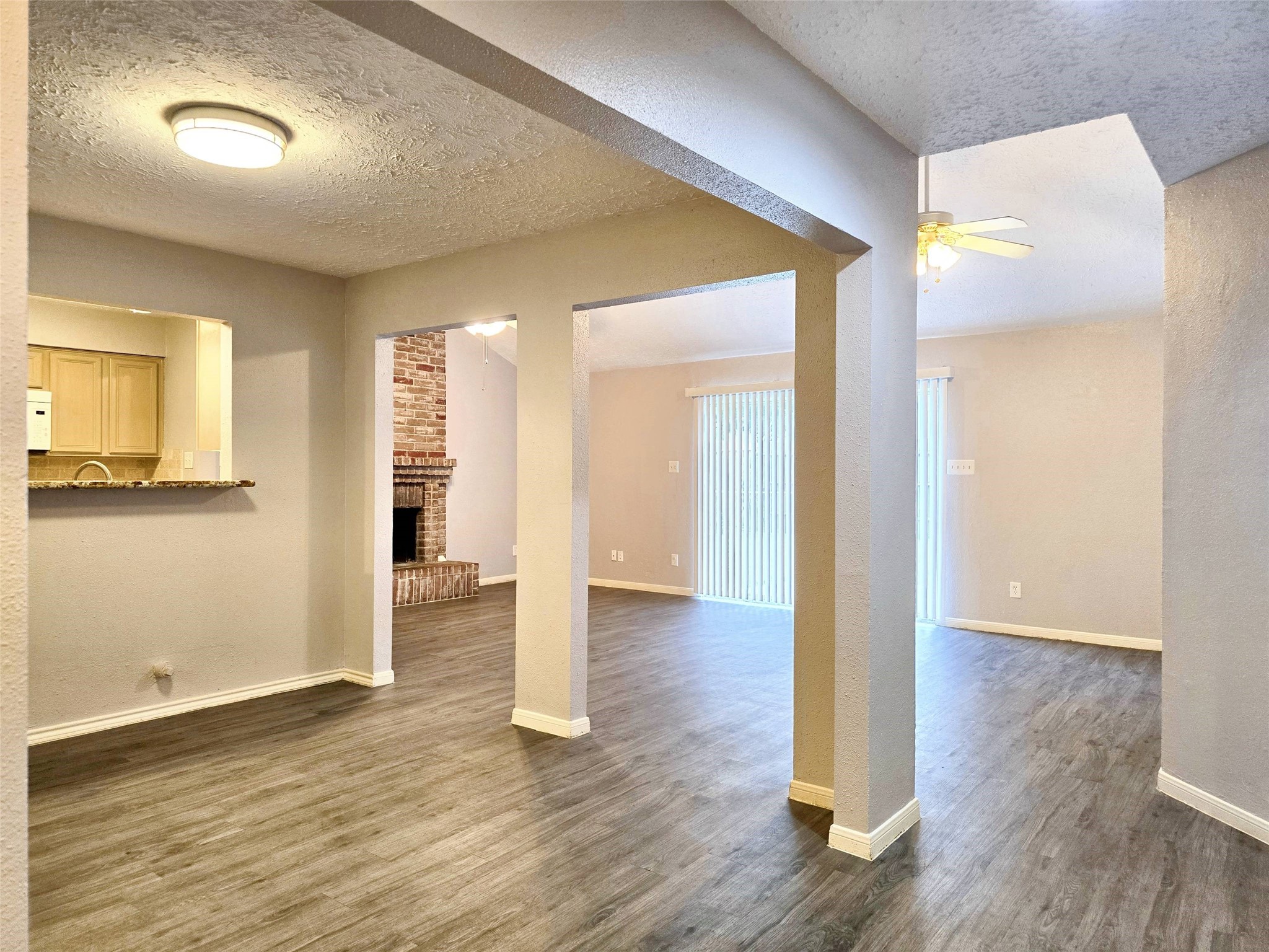 22619 Deville Drive Property Photo 3