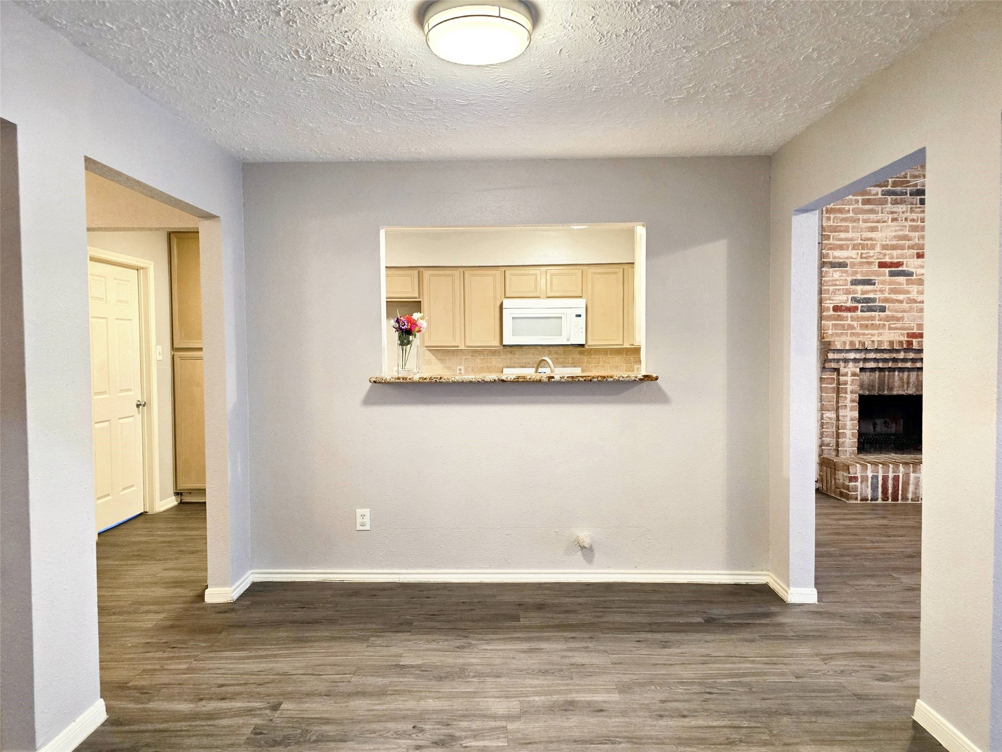 22619 Deville Drive Property Photo 8