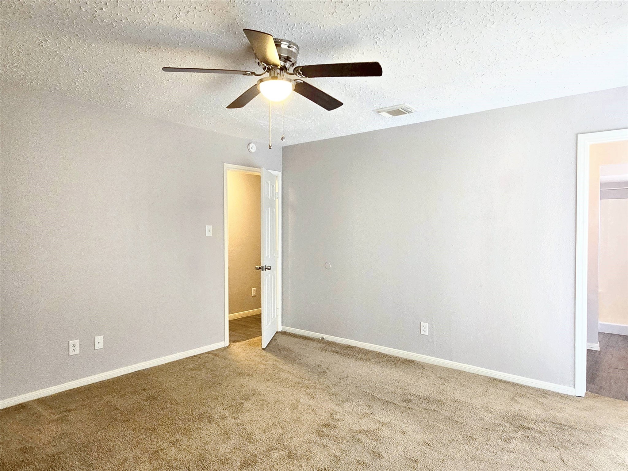 22619 Deville Drive Property Photo 14