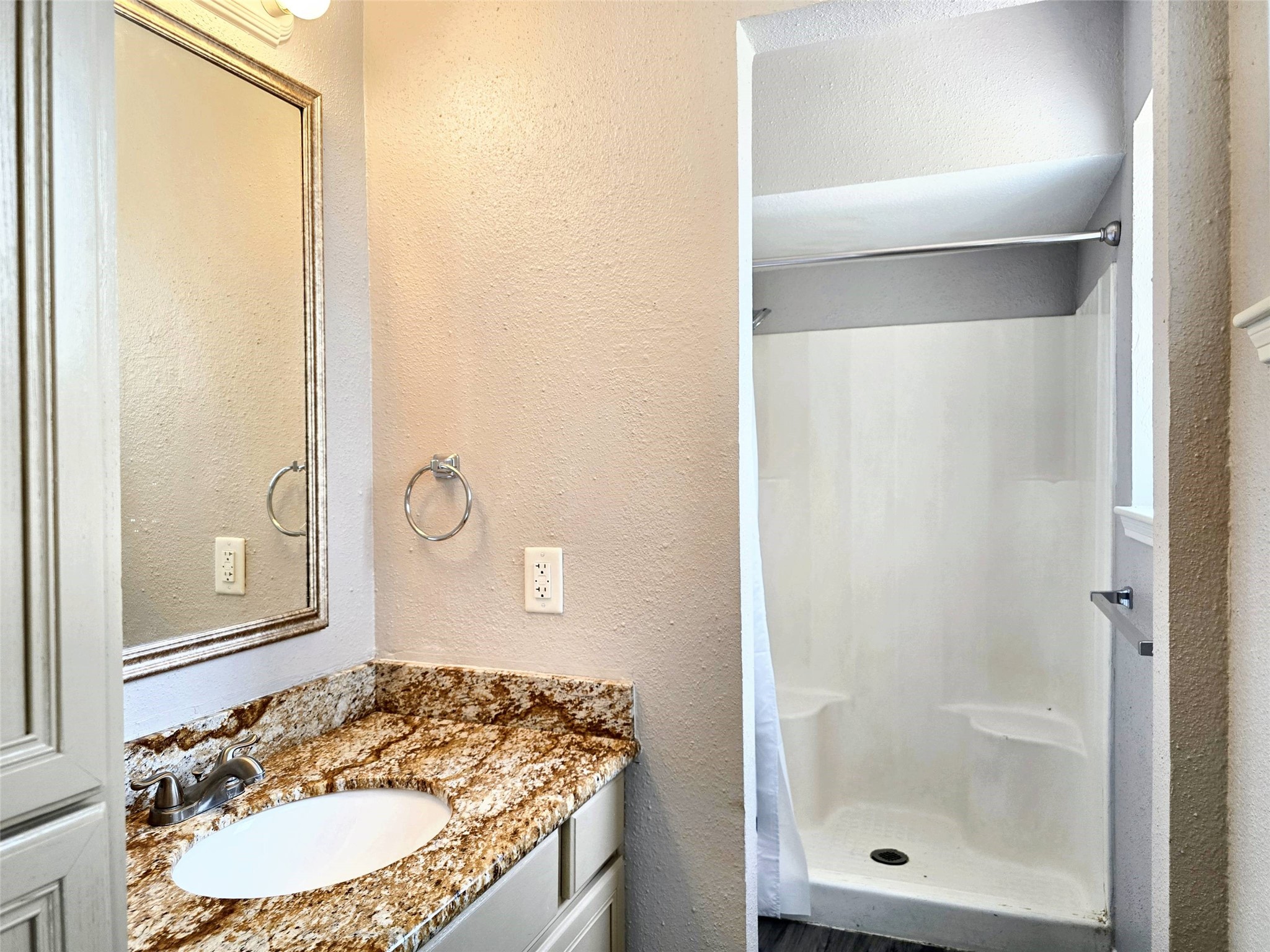 22619 Deville Drive Property Photo 15