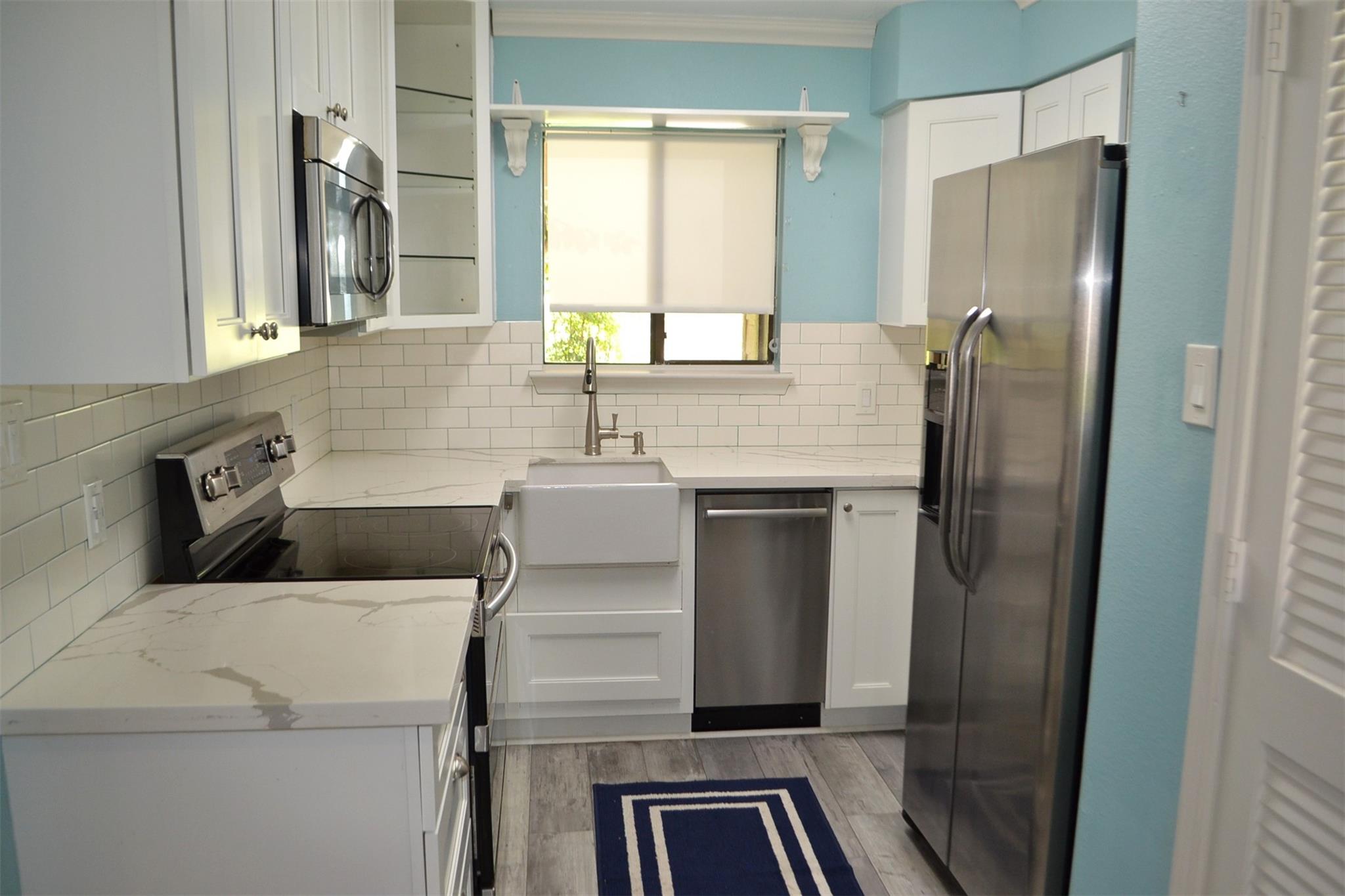 102 Lakeview Terrace D Property Photo 8