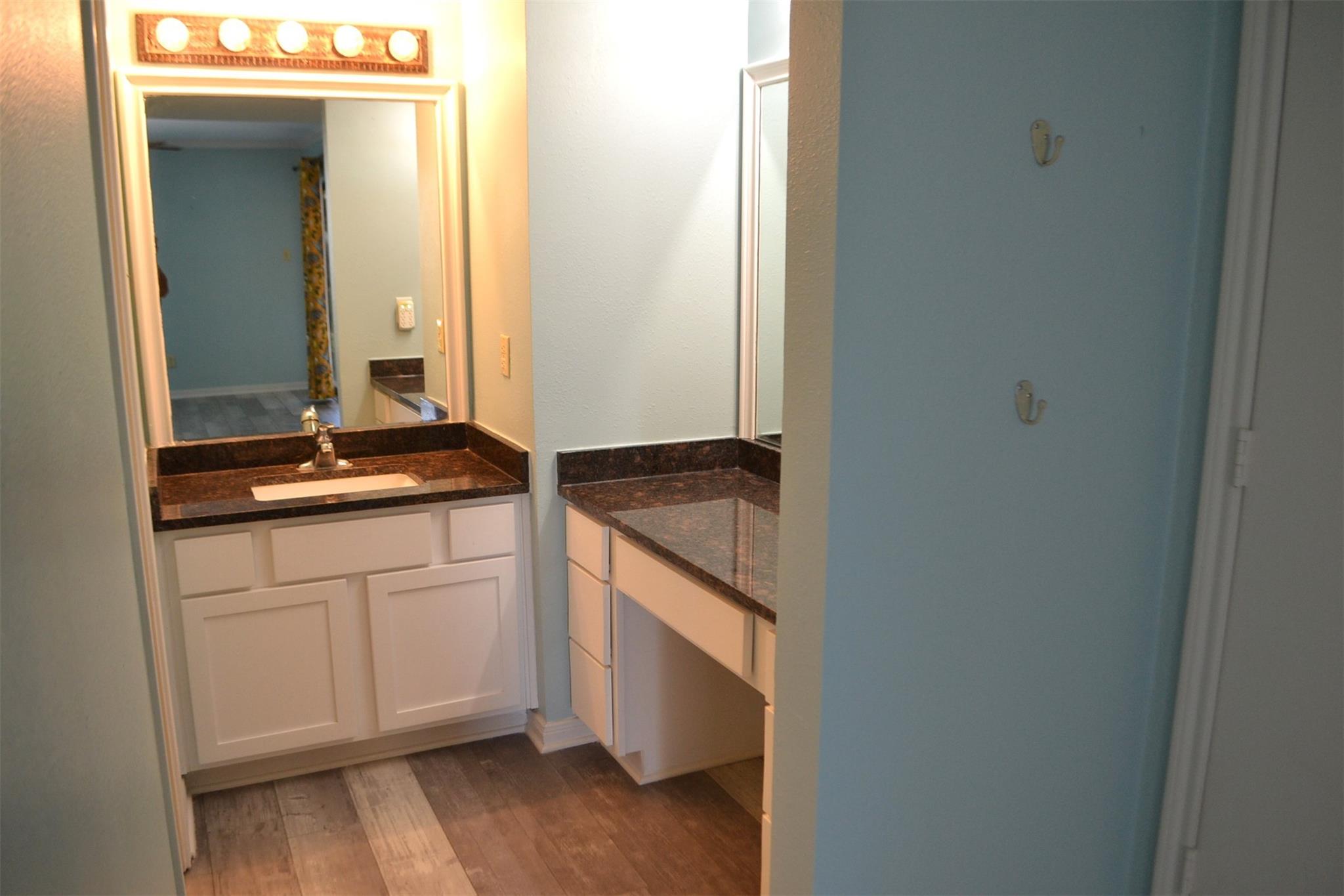 102 Lakeview Terrace D Property Photo 32