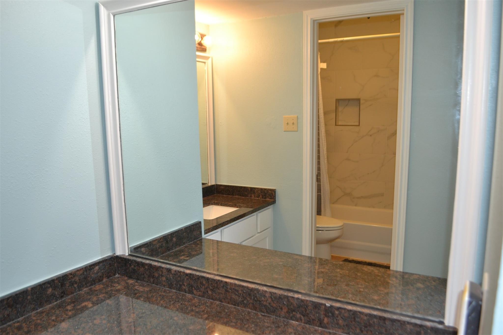 102 Lakeview Terrace D Property Photo 33