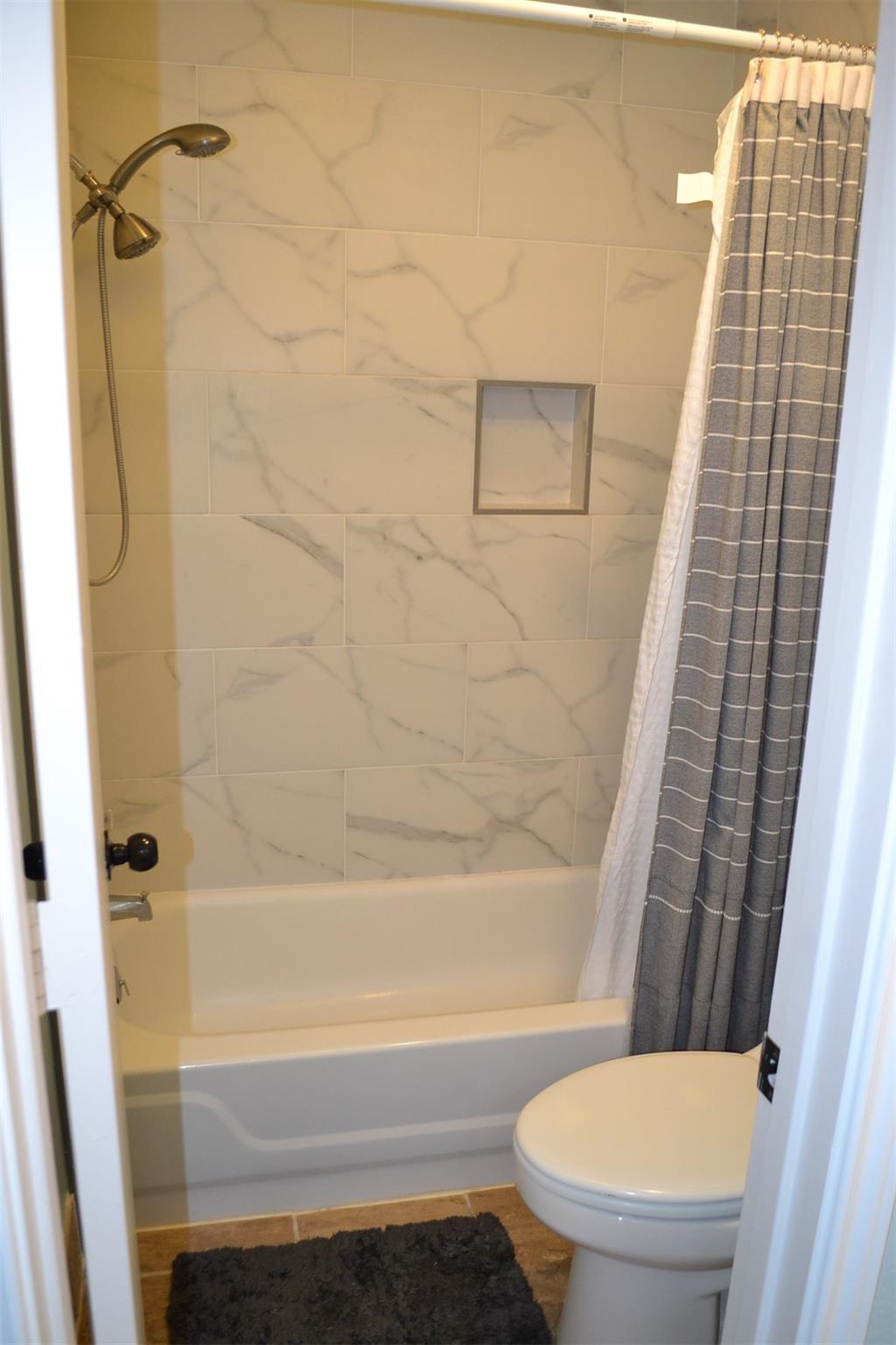102 Lakeview Terrace D Property Photo 34