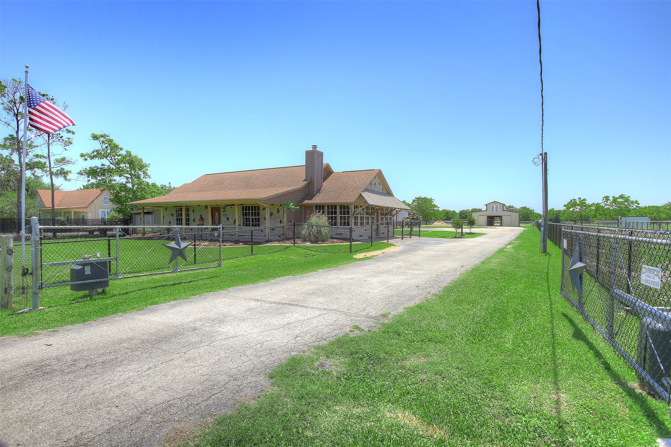 11106 N P Street Property Photo