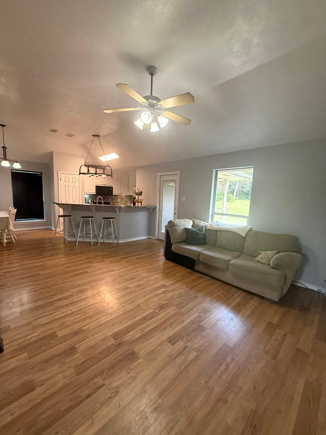 9638 Woodview Drive Property Photo 6
