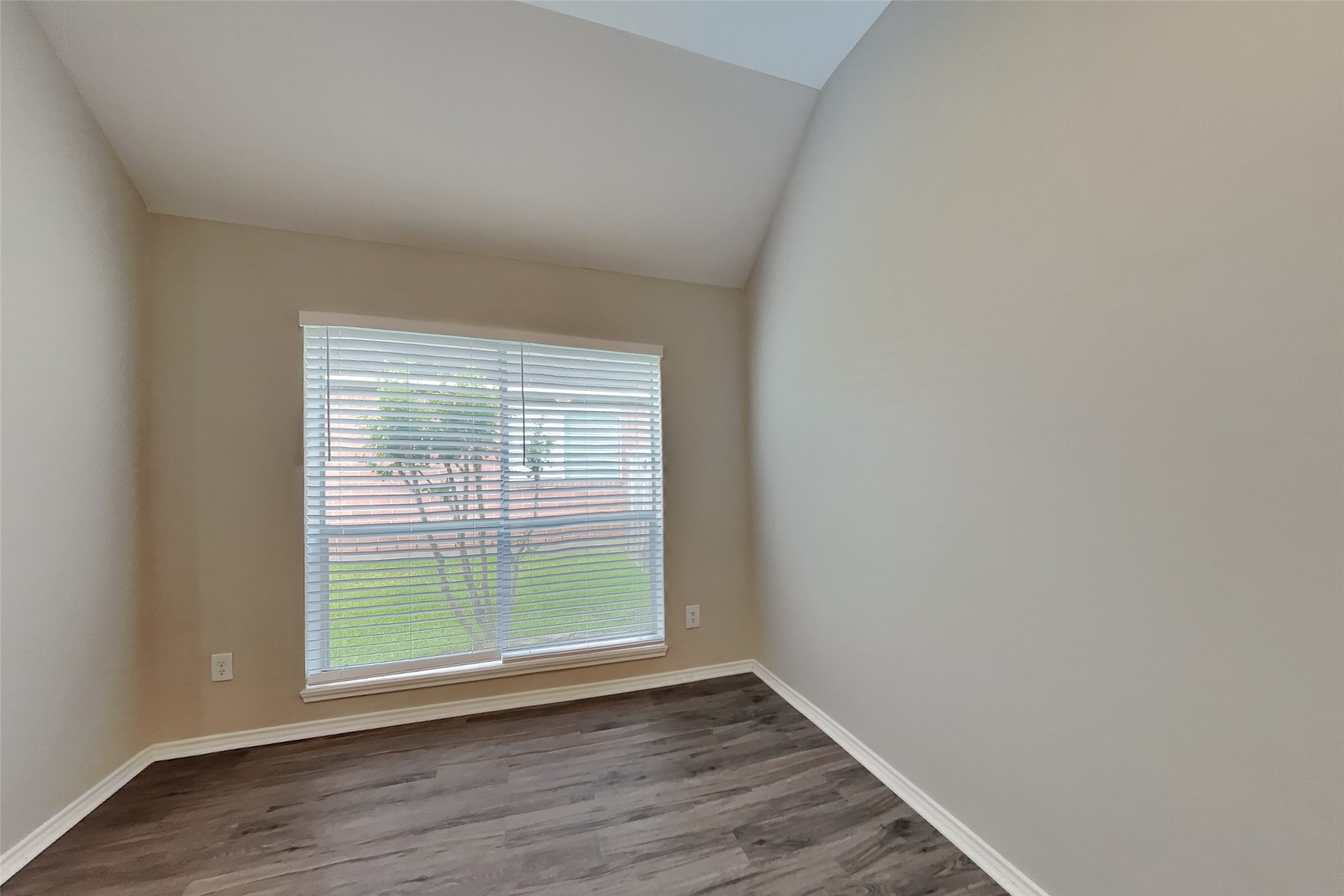 20214 Stone Falls Court Property Photo 5
