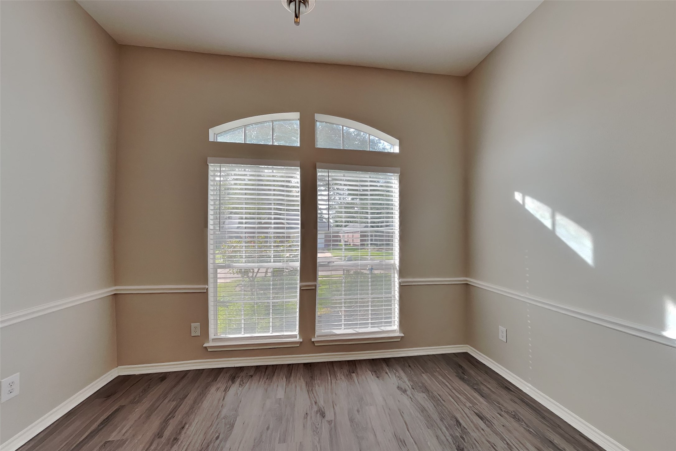 20214 Stone Falls Court Property Photo 6