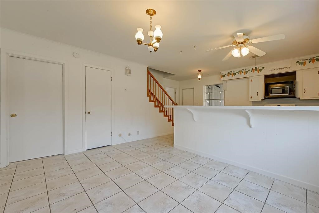 444 Southern Oaks Drive Property Photo 9