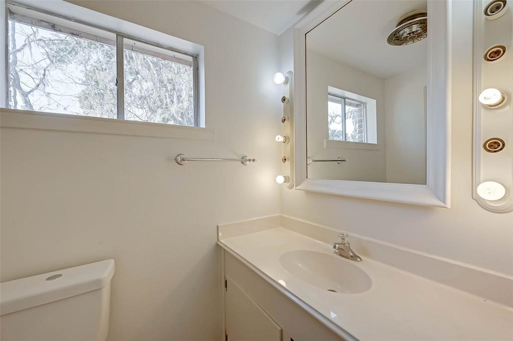 444 Southern Oaks Drive Property Photo 16