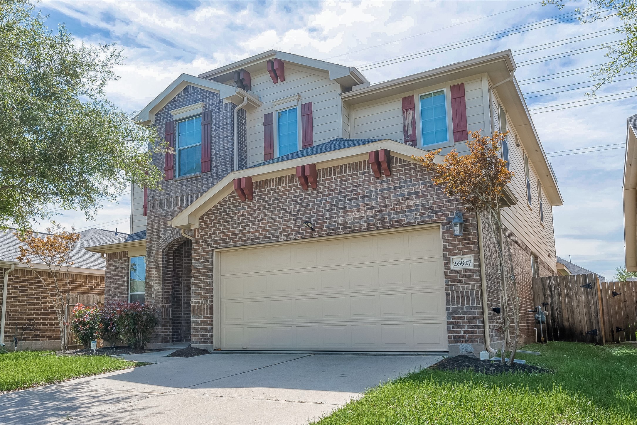 26927 Glacier Creek Drive Property Photo 2