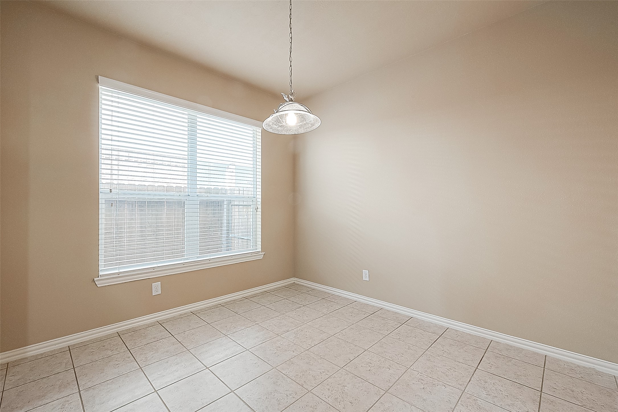 26927 Glacier Creek Drive Property Photo 10