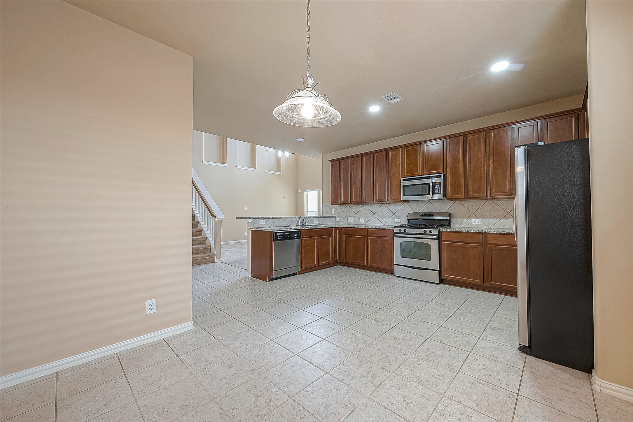 26927 Glacier Creek Drive Property Photo 11