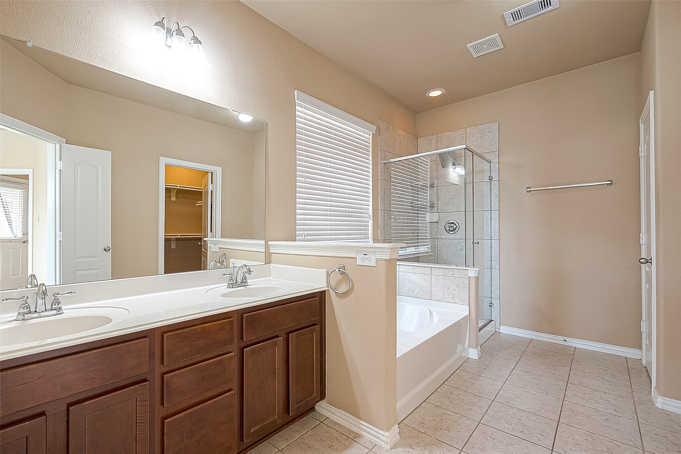 26927 Glacier Creek Drive Property Photo 14
