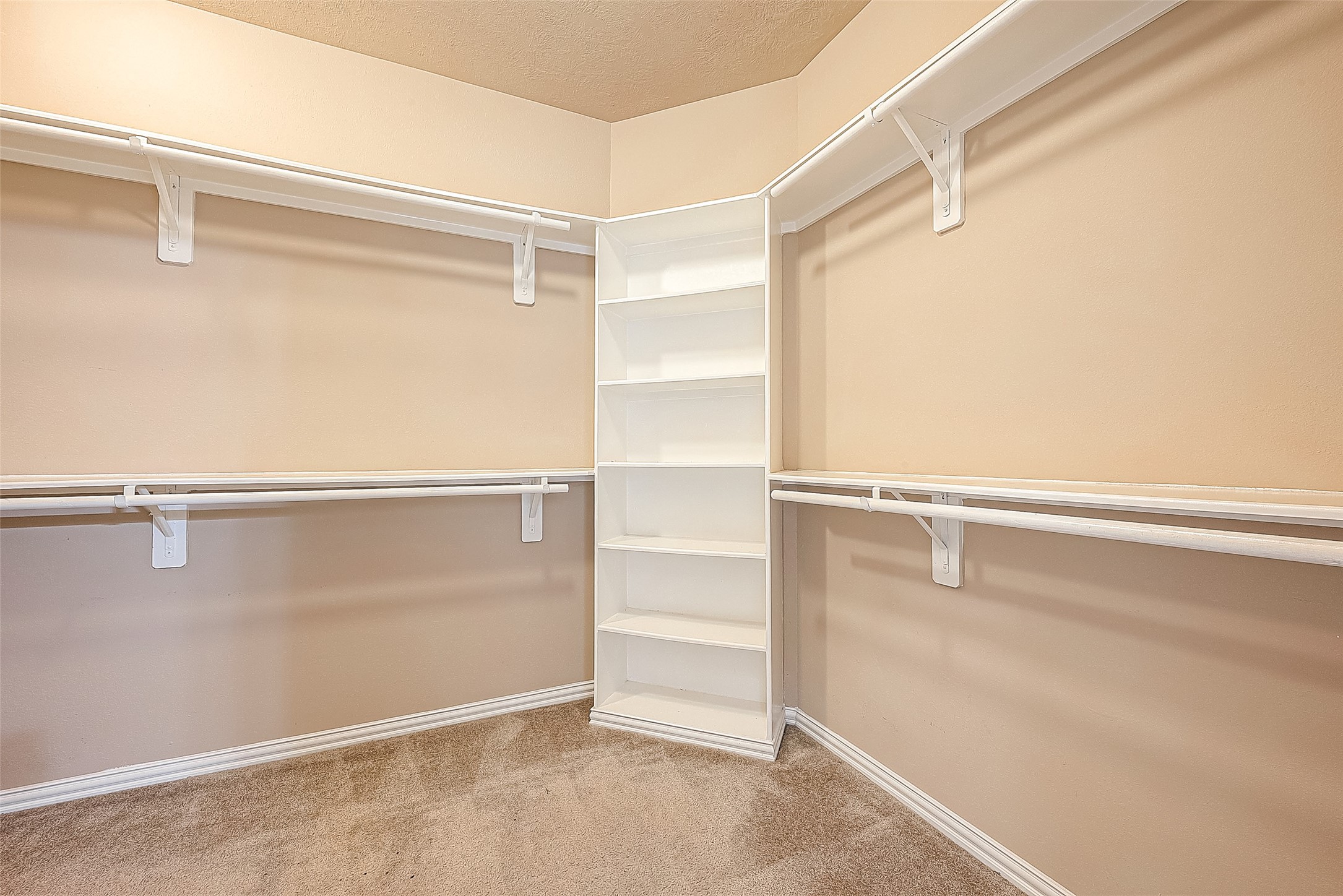 26927 Glacier Creek Drive Property Photo 17