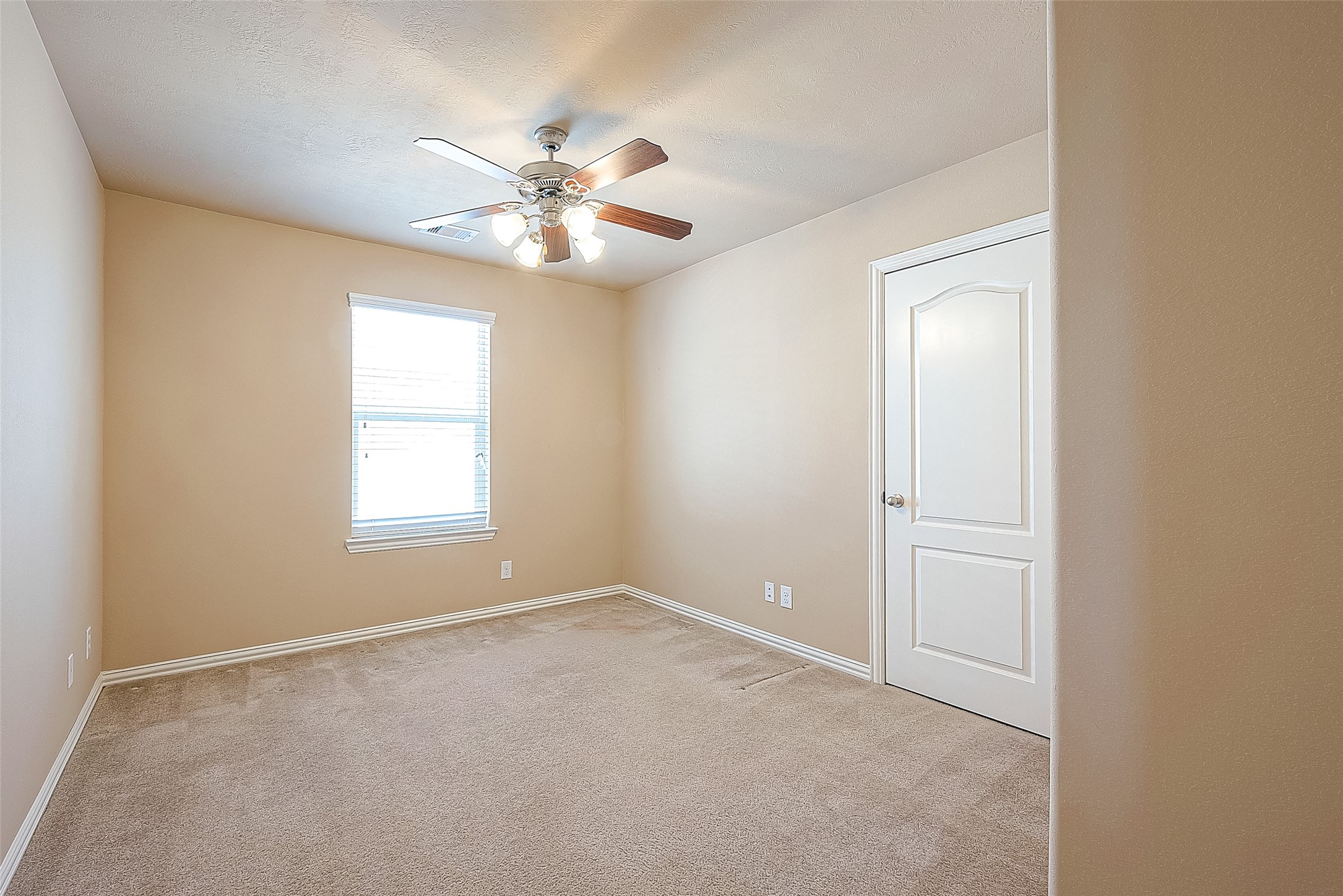 26927 Glacier Creek Drive Property Photo 24