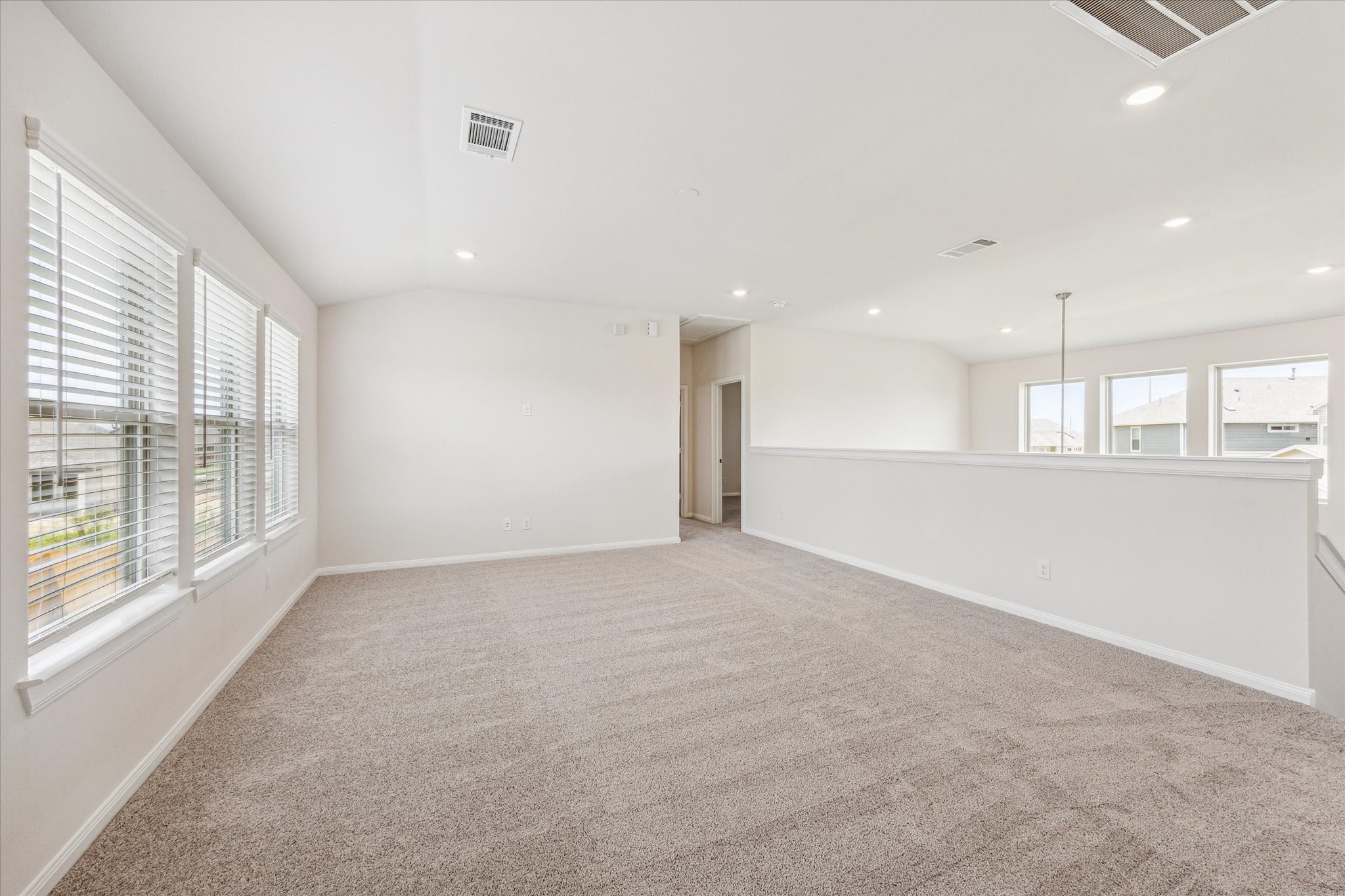 21610 Cypress Maple Drive Property Photo 9