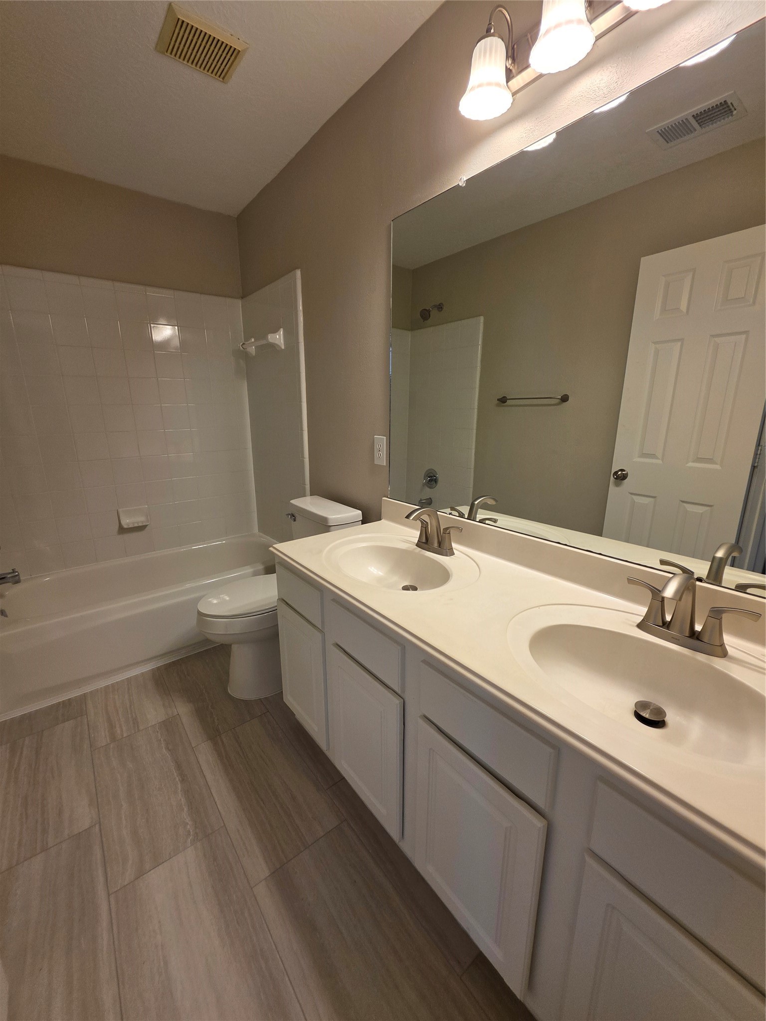 1425 Mija Lane Property Photo 18