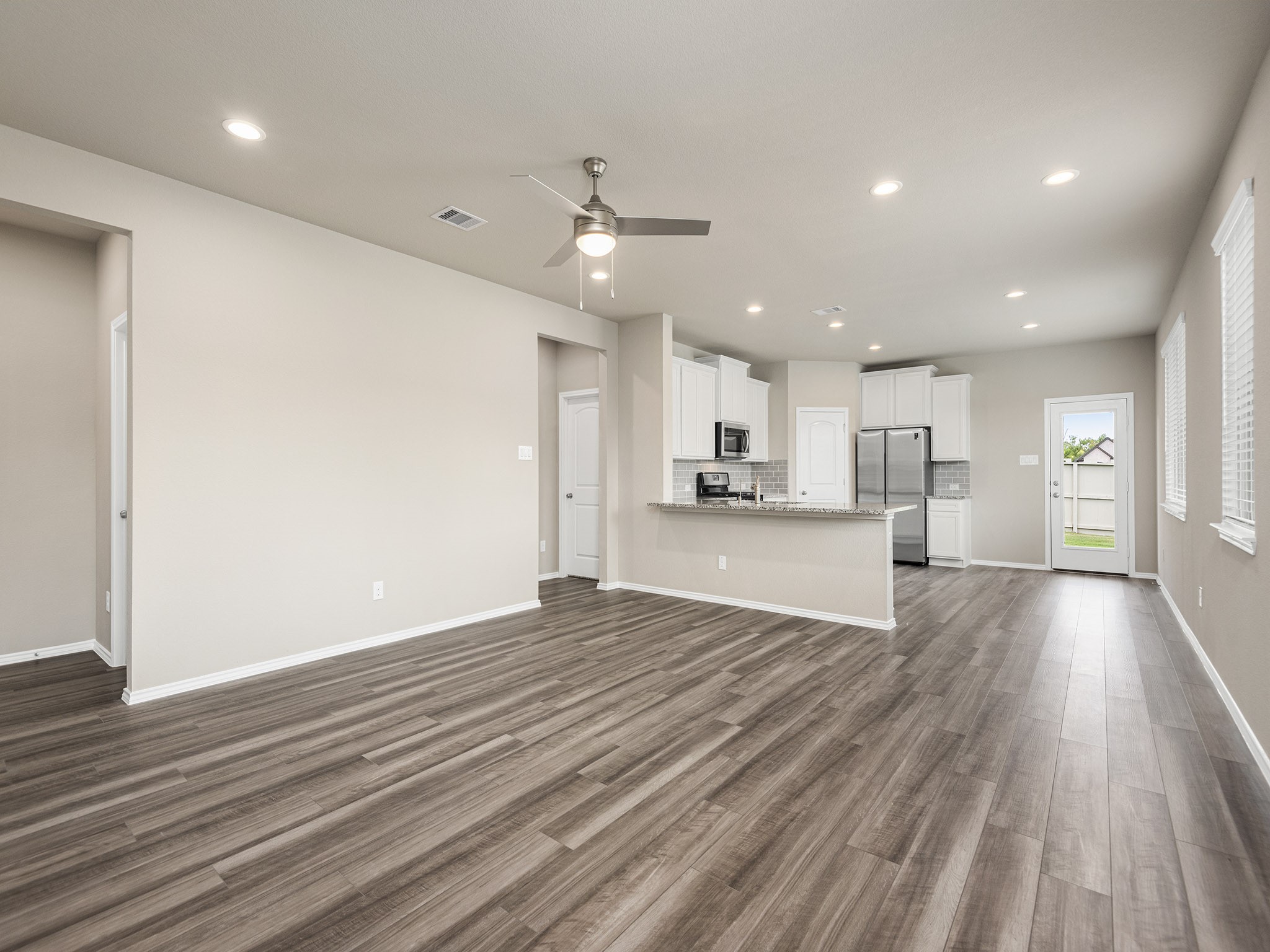 9278 Inland Leather Lane Property Photo 9