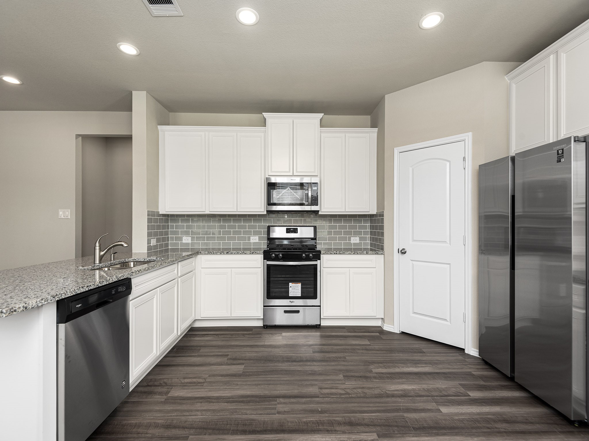 9278 Inland Leather Lane Property Photo 13