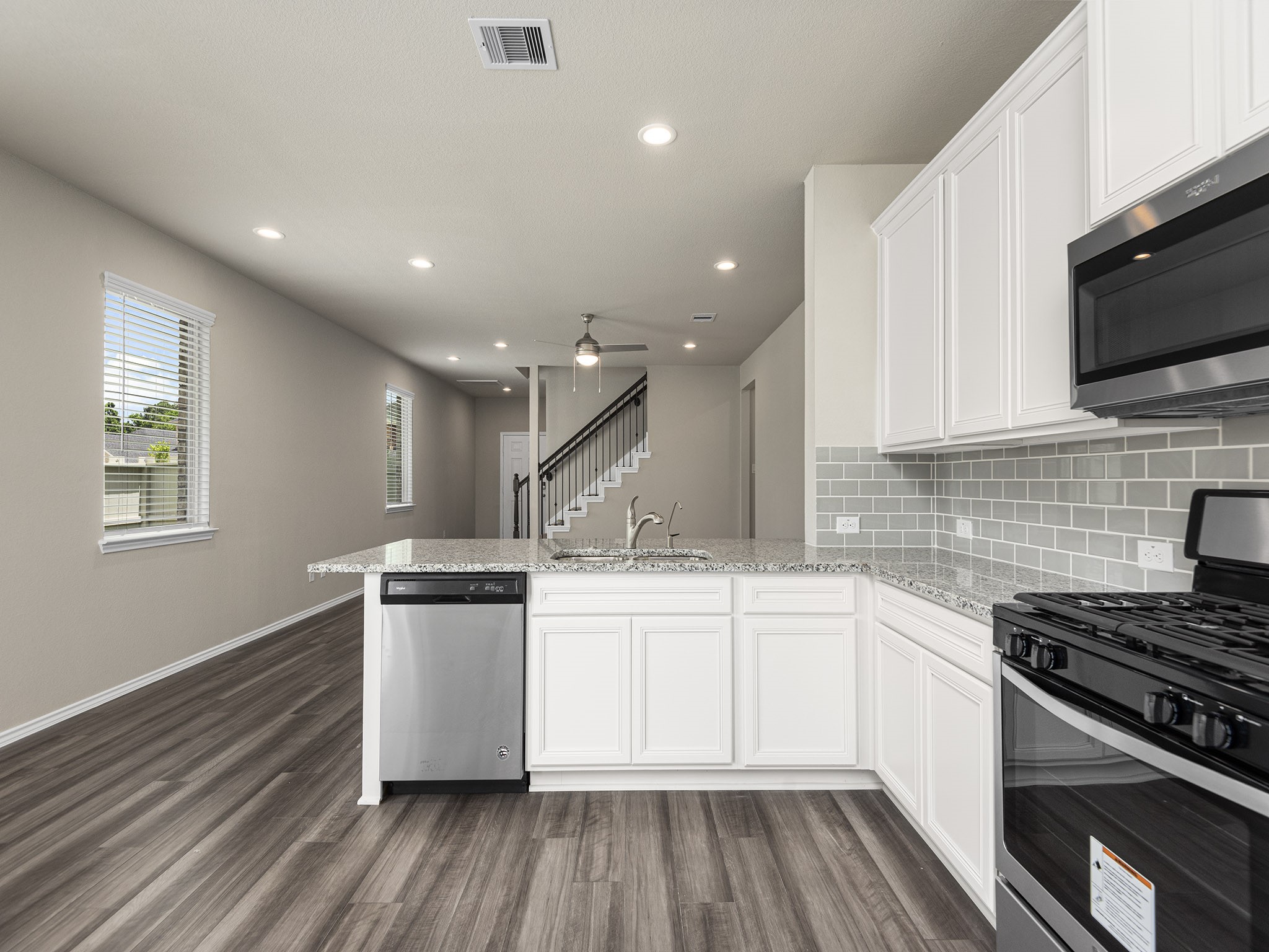 9278 Inland Leather Lane Property Photo 16