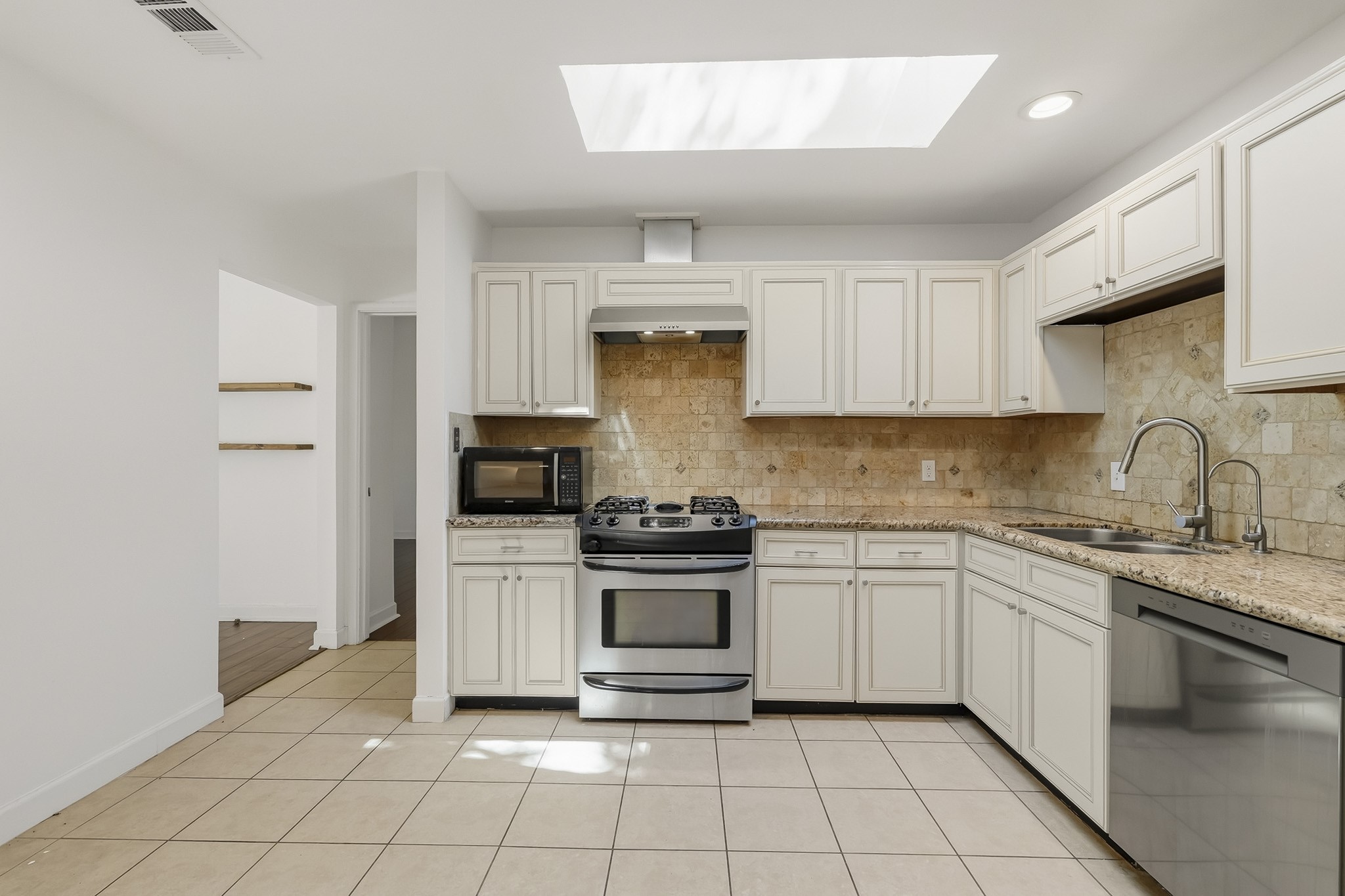 69 Wind Whisper Court Property Photo 6