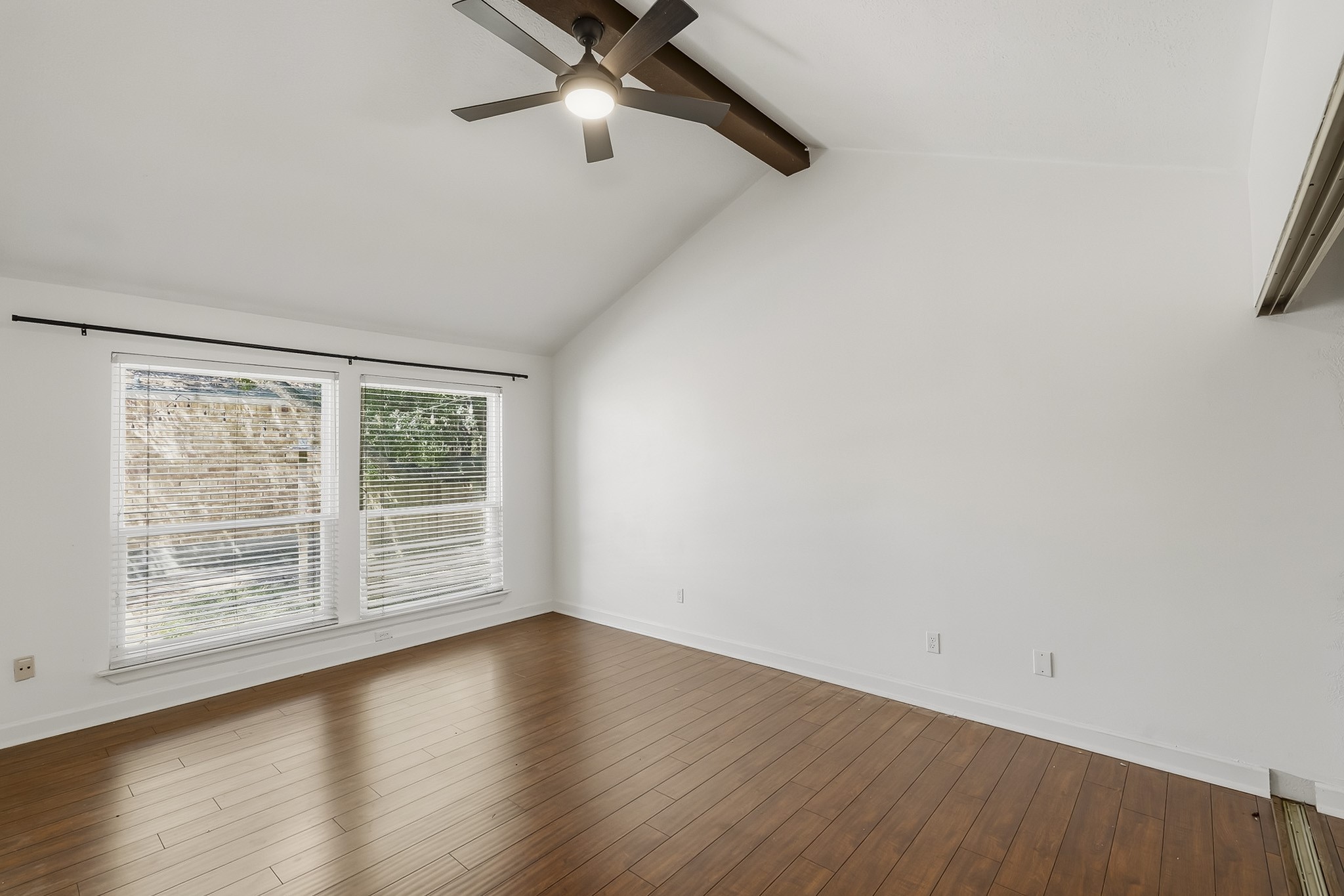 69 Wind Whisper Court Property Photo 7