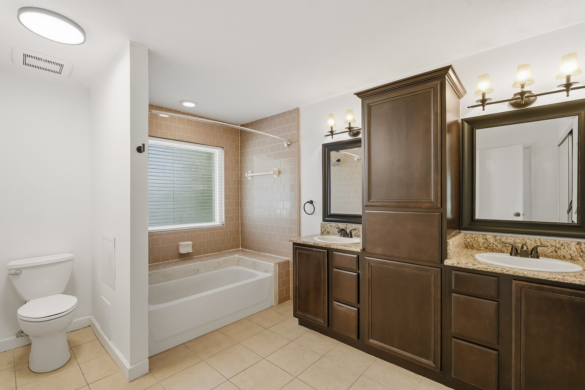 69 Wind Whisper Court Property Photo 10