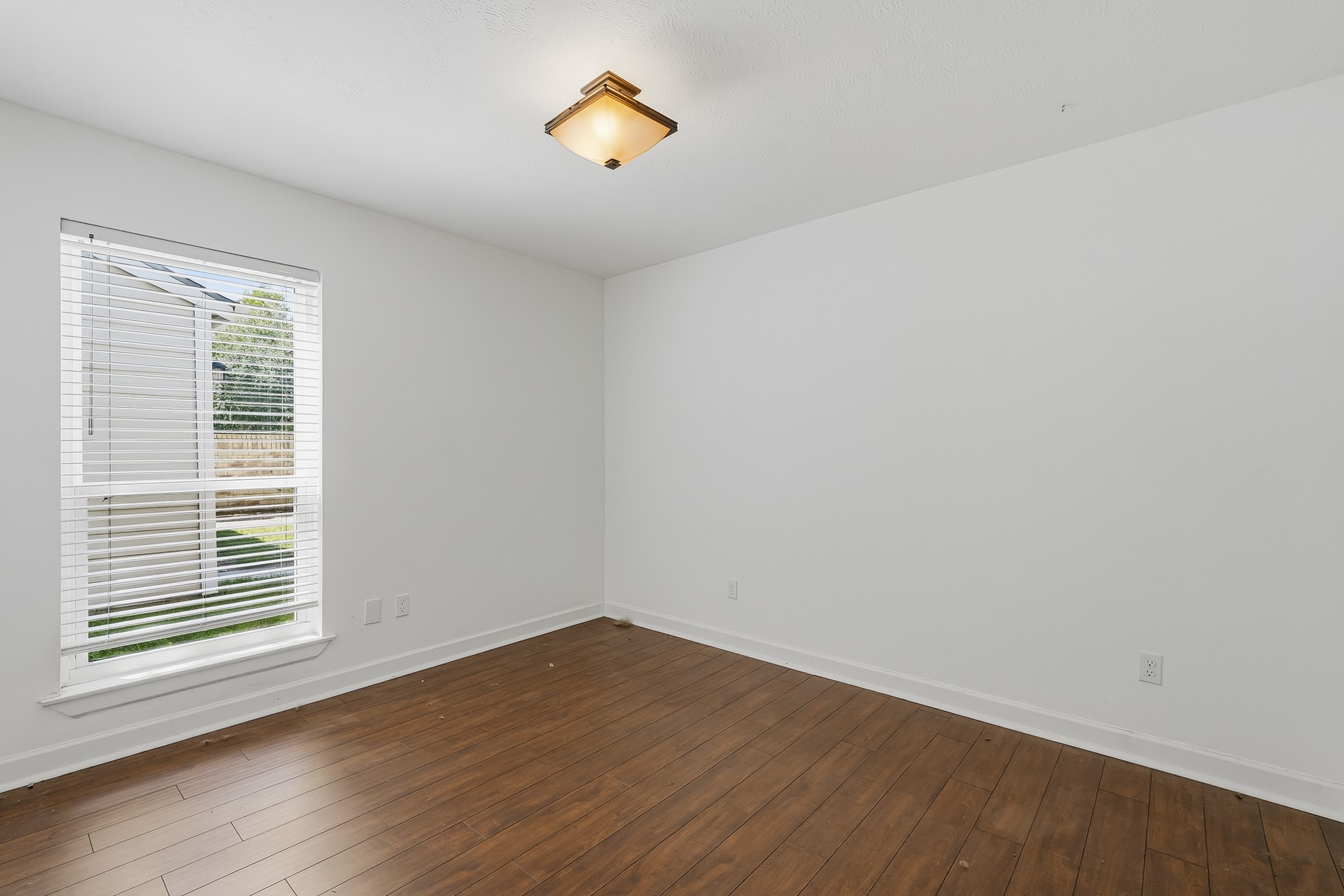 69 Wind Whisper Court Property Photo 13