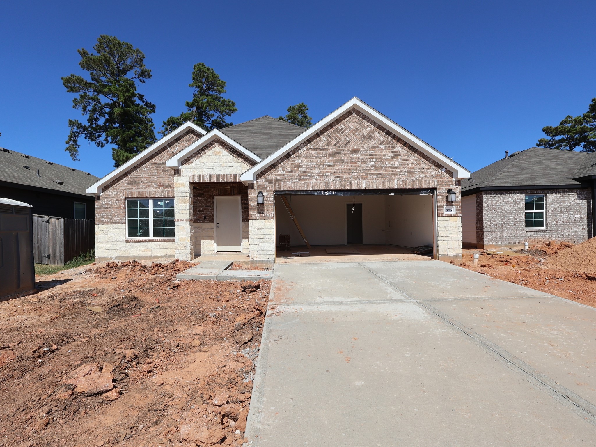 985 Garden Path Drive Property Photo
