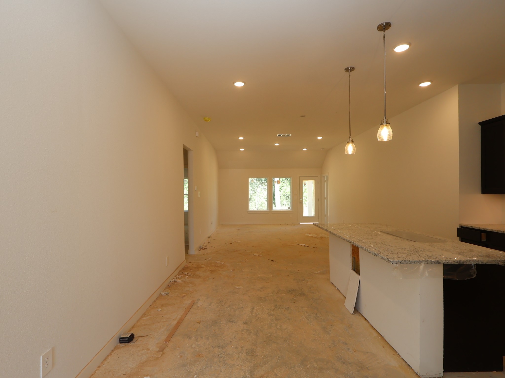 985 Garden Path Drive Property Photo 5