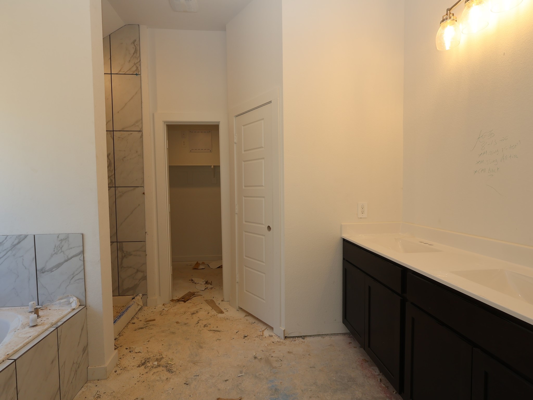 985 Garden Path Drive Property Photo 8