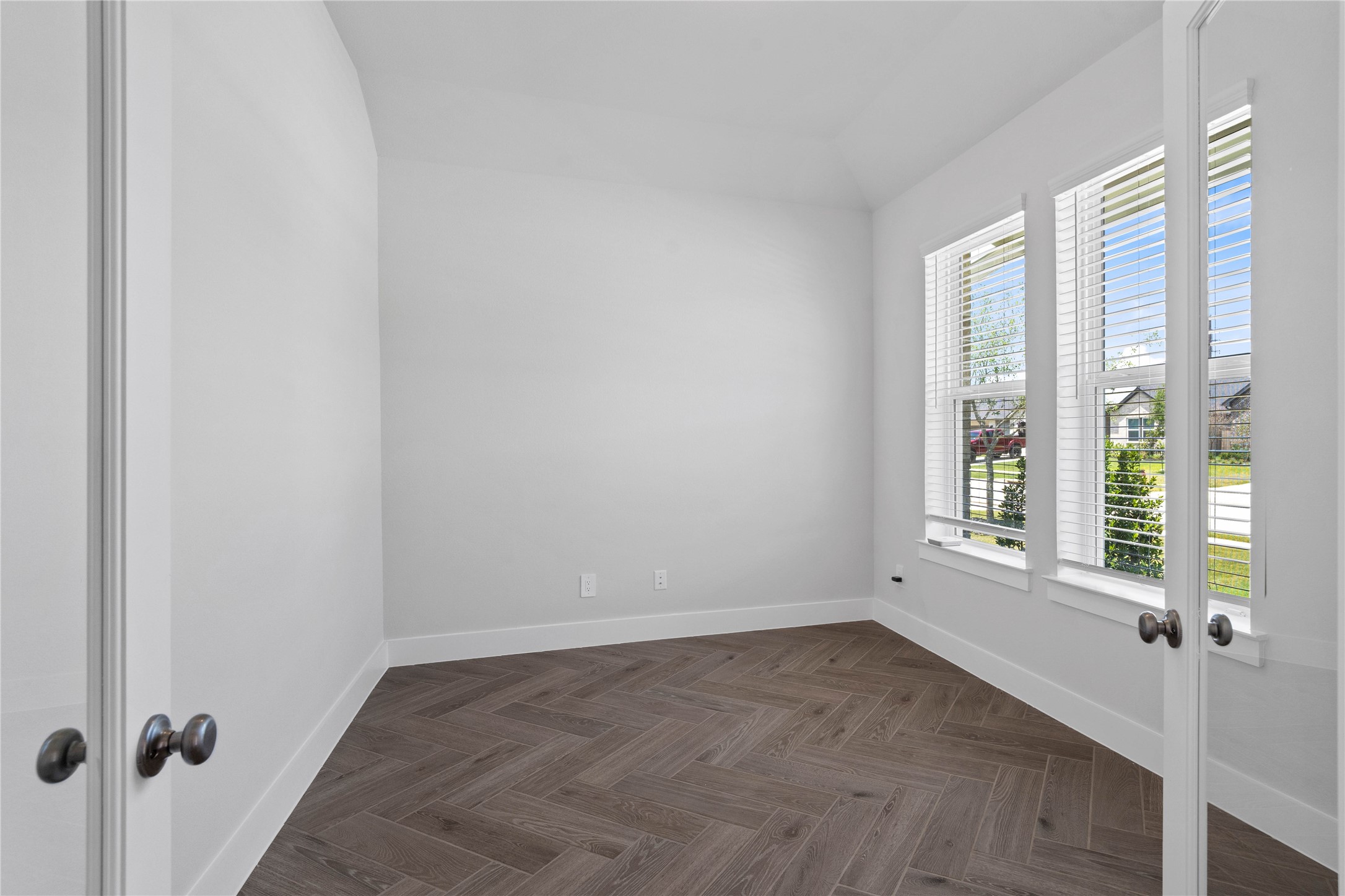 20811 Pomegranate Glen Court Property Photo 8