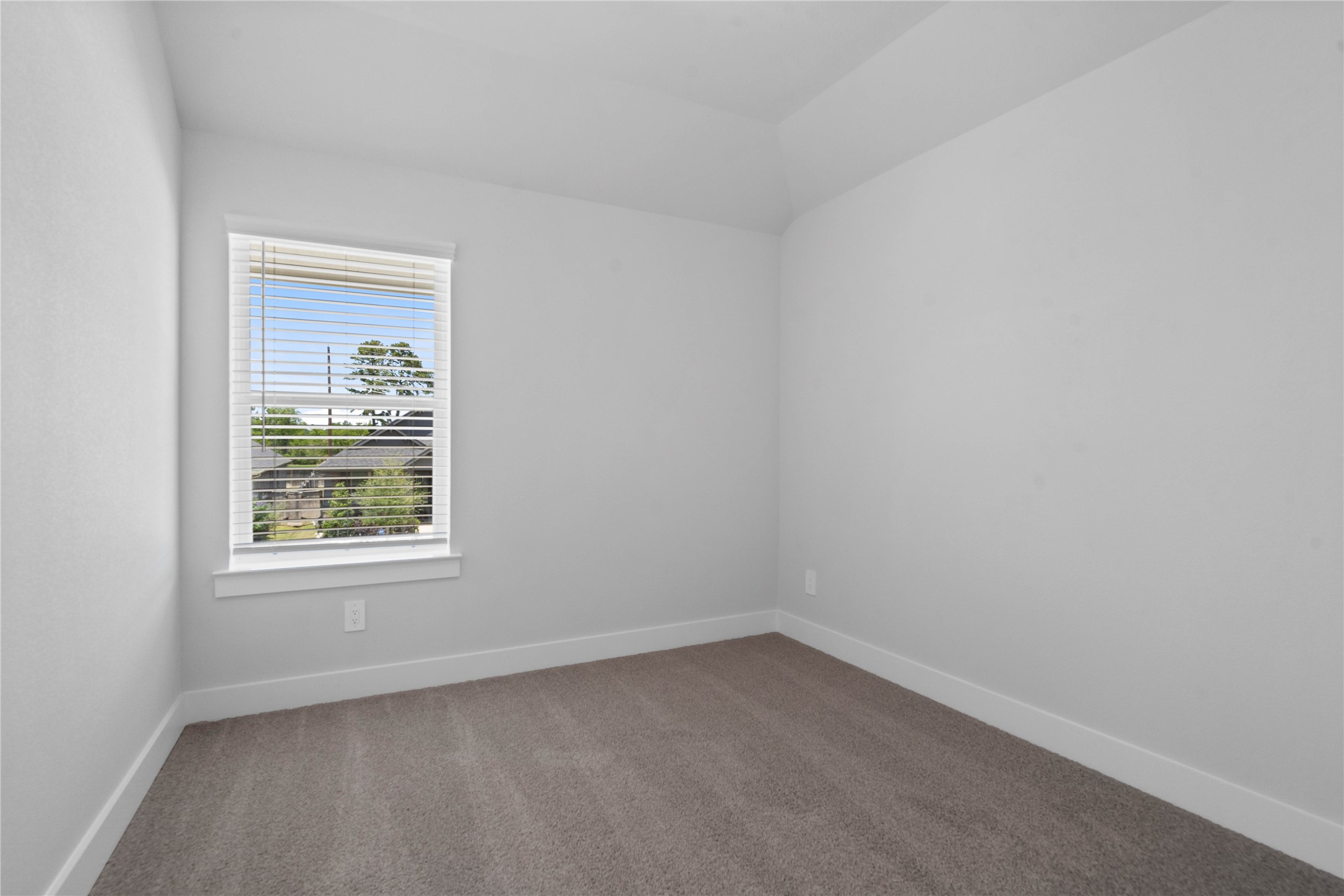 20811 Pomegranate Glen Court Property Photo 36