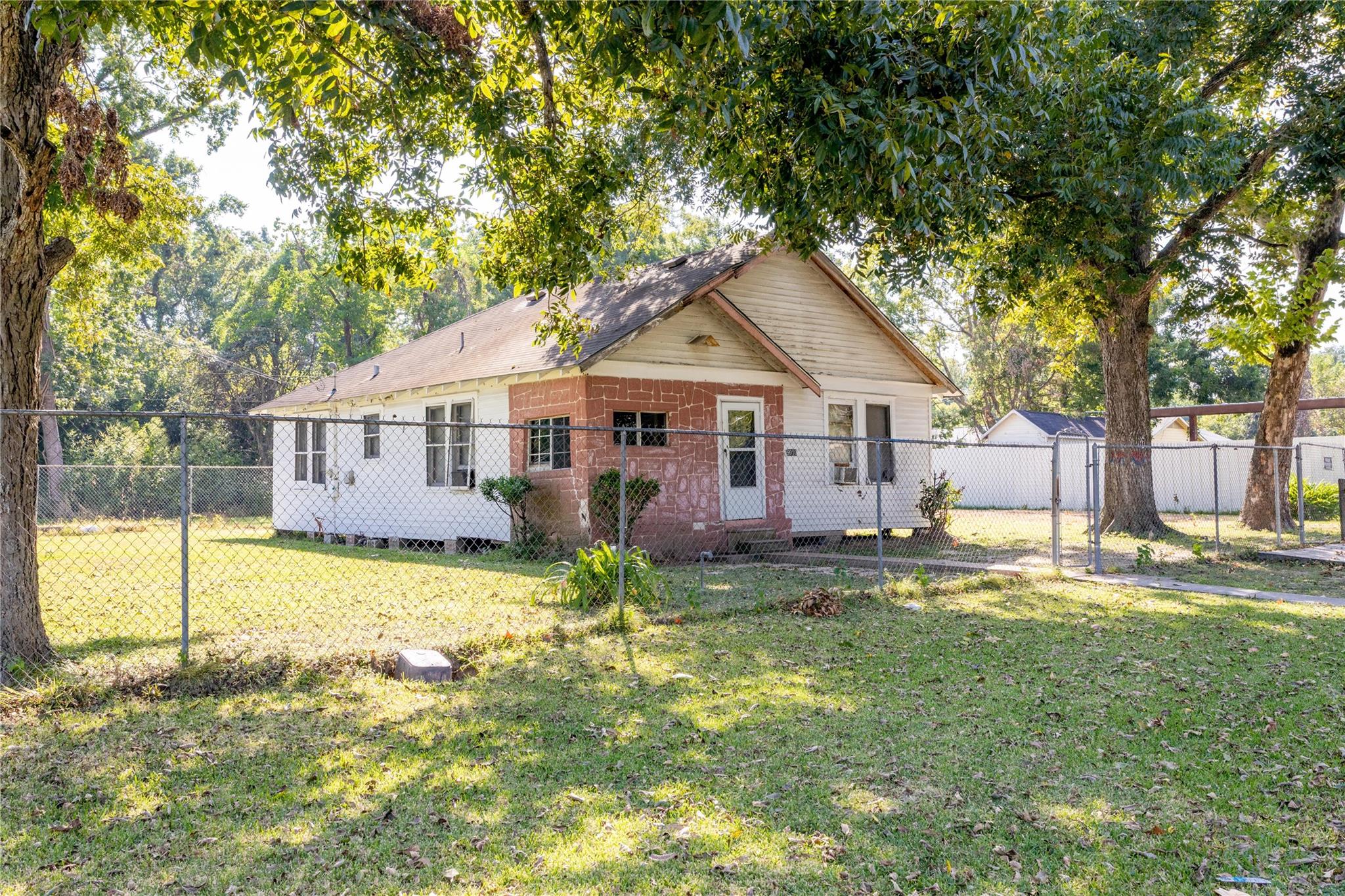 9010 Wheatley Street, Houston Tx 77088 Property Photo 4